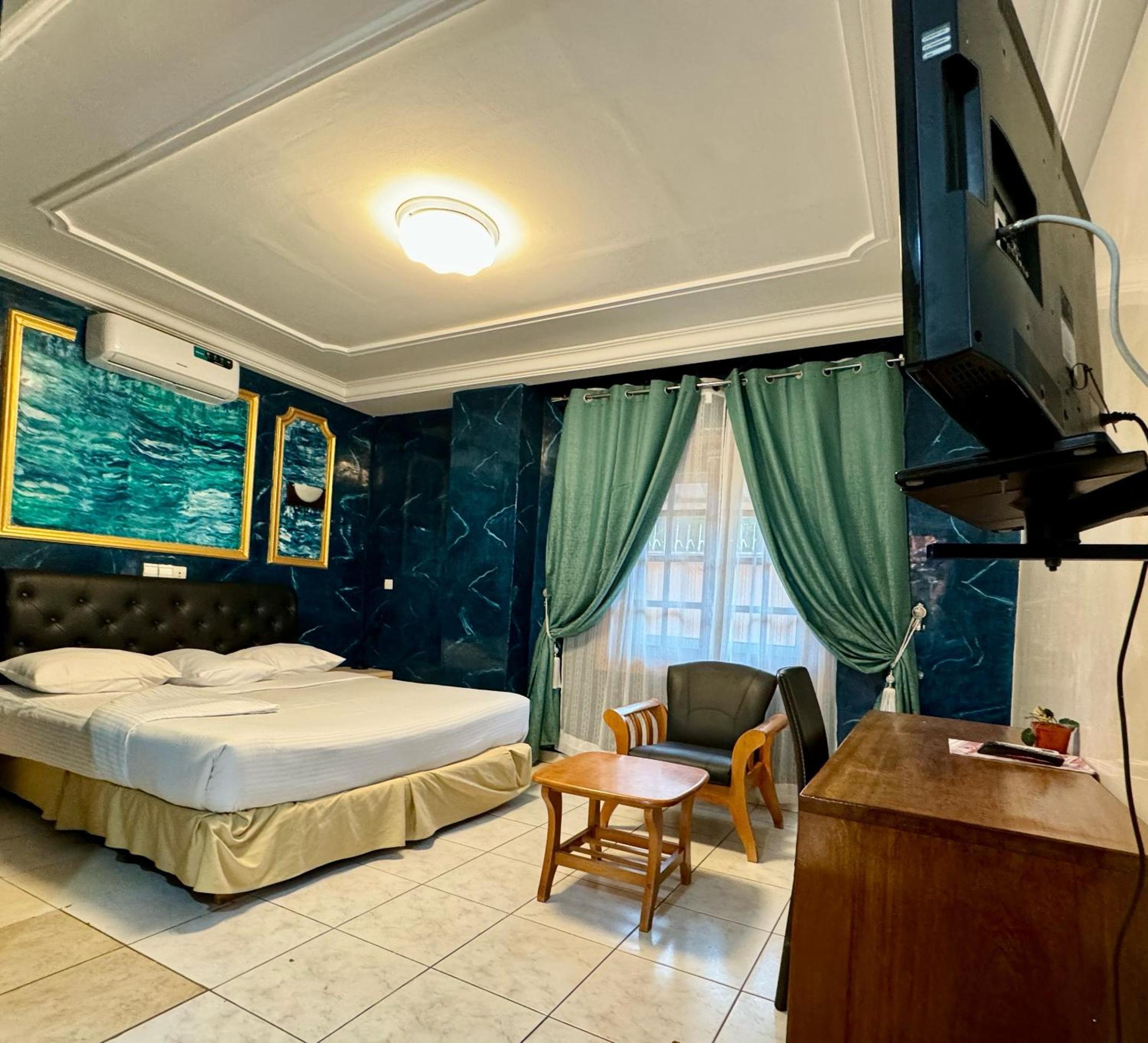 Deluxe Suite photo 2