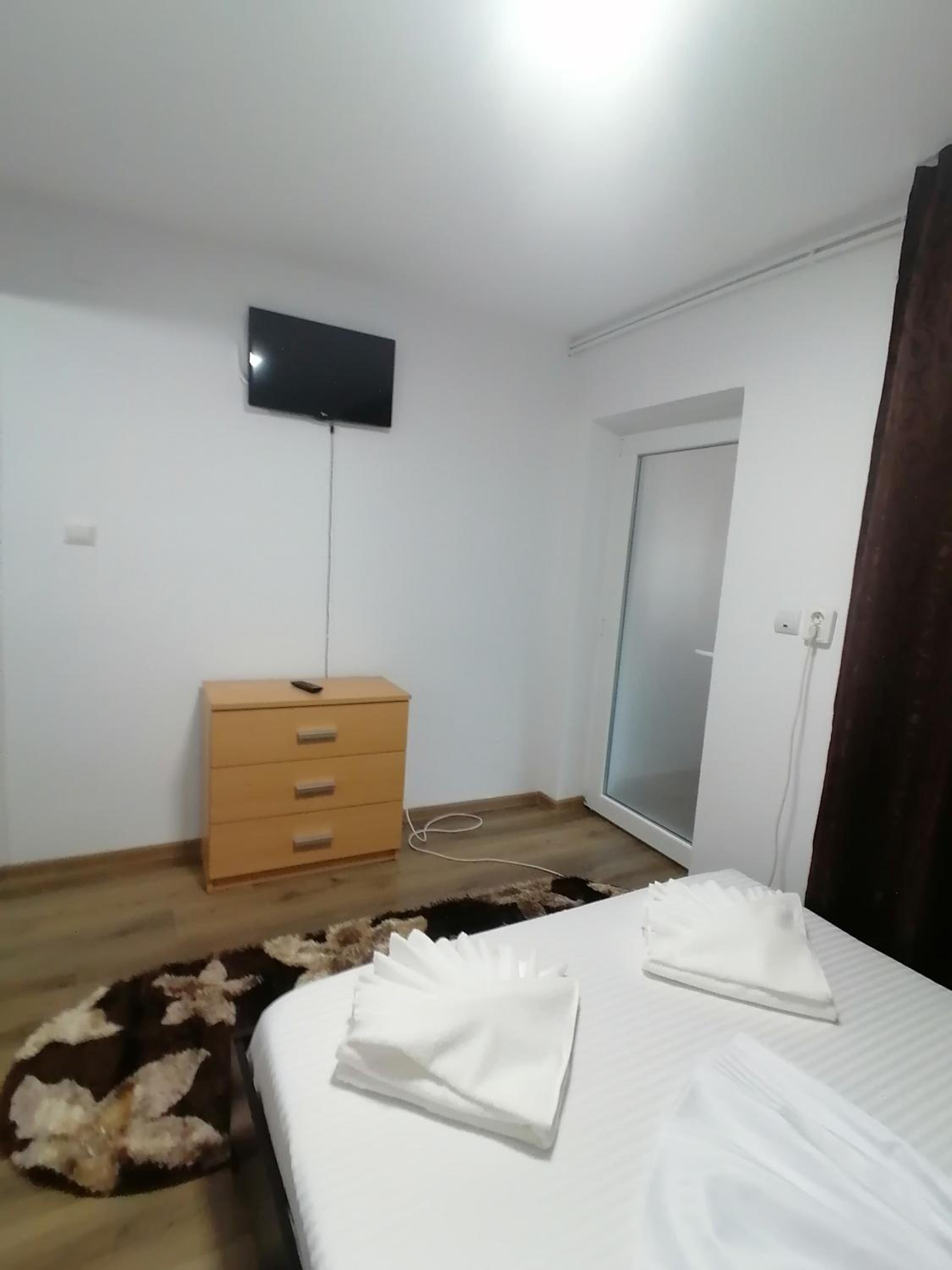 Double Room - Photo 4