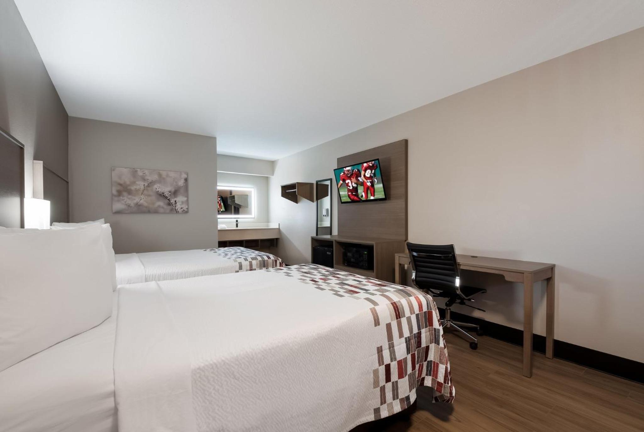 Deluxe Room with Two Double Beds Non-Smoking - Photo 4