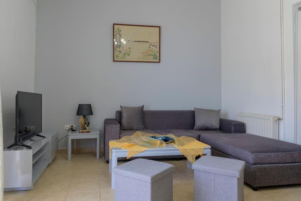Three-Bedroom Apartment photo 1