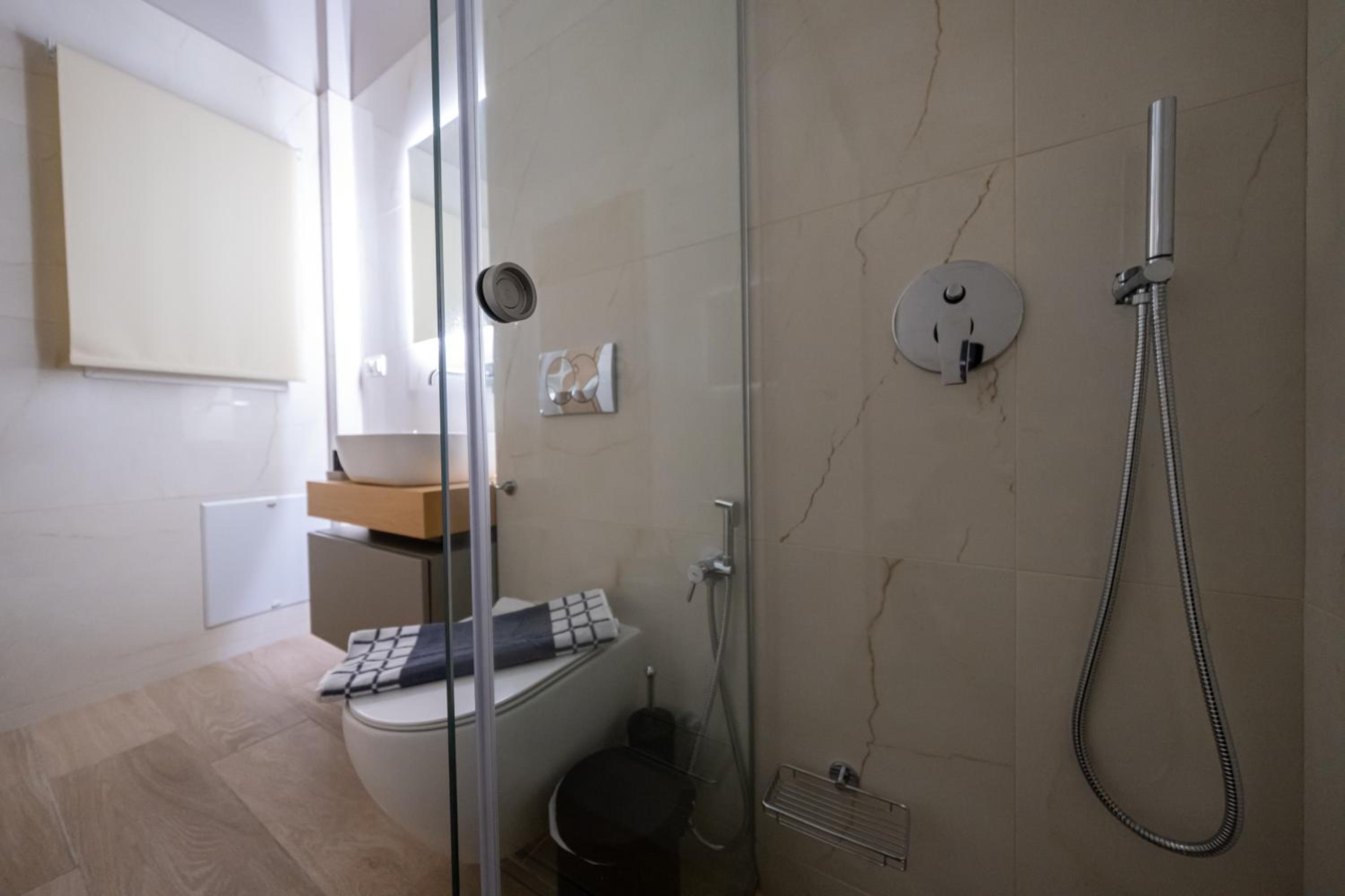 Studio Apartment with Balcony photo 2