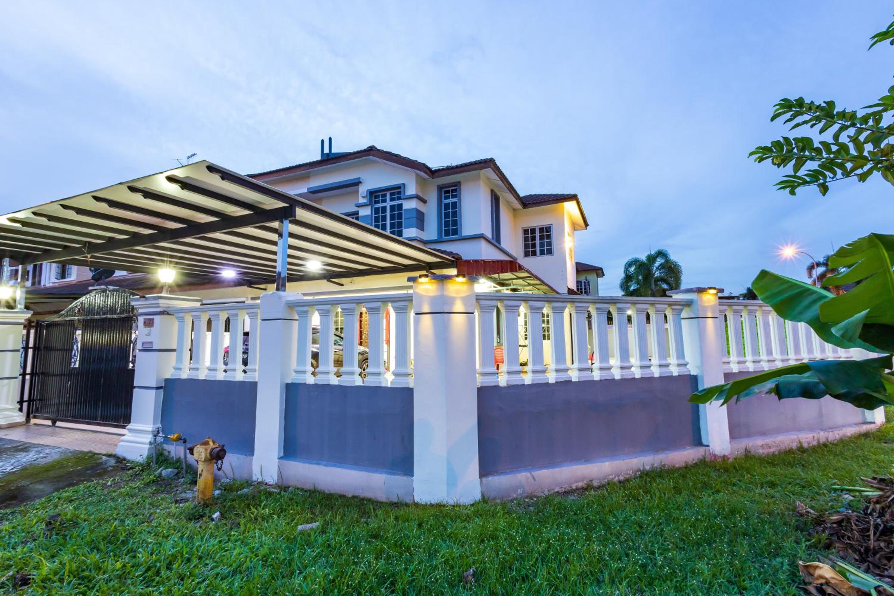 Four-Bedroom House photo 1