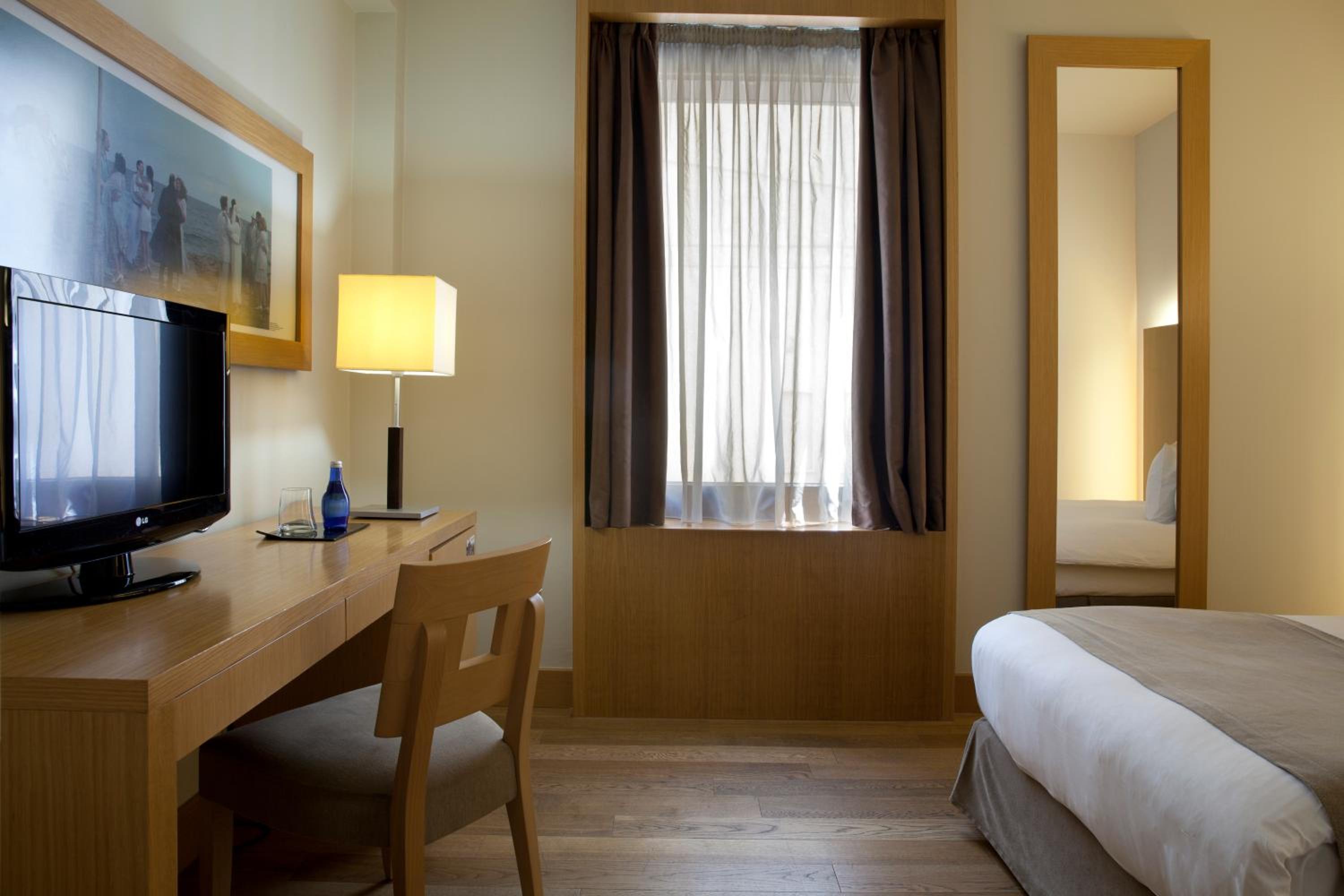 Standard Single Room - Photo 4