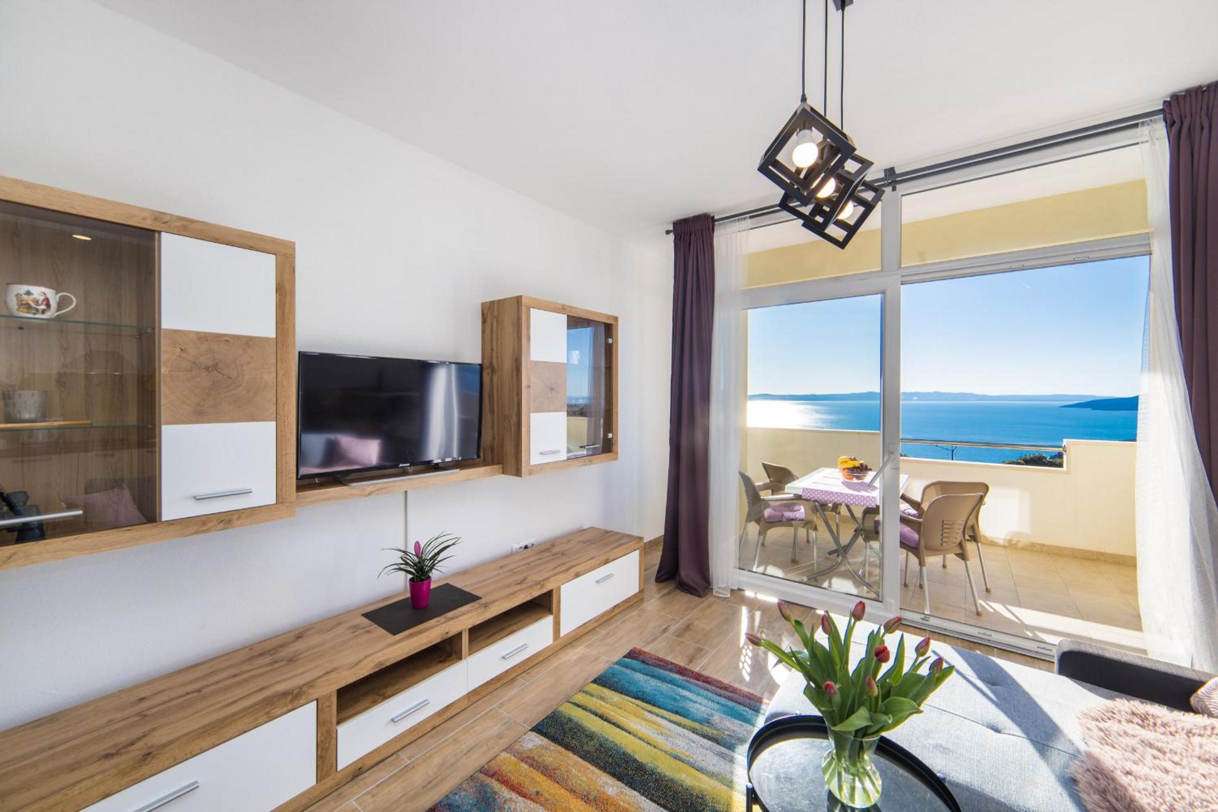 Two-Bedroom Apartment with Balcony and Sea View