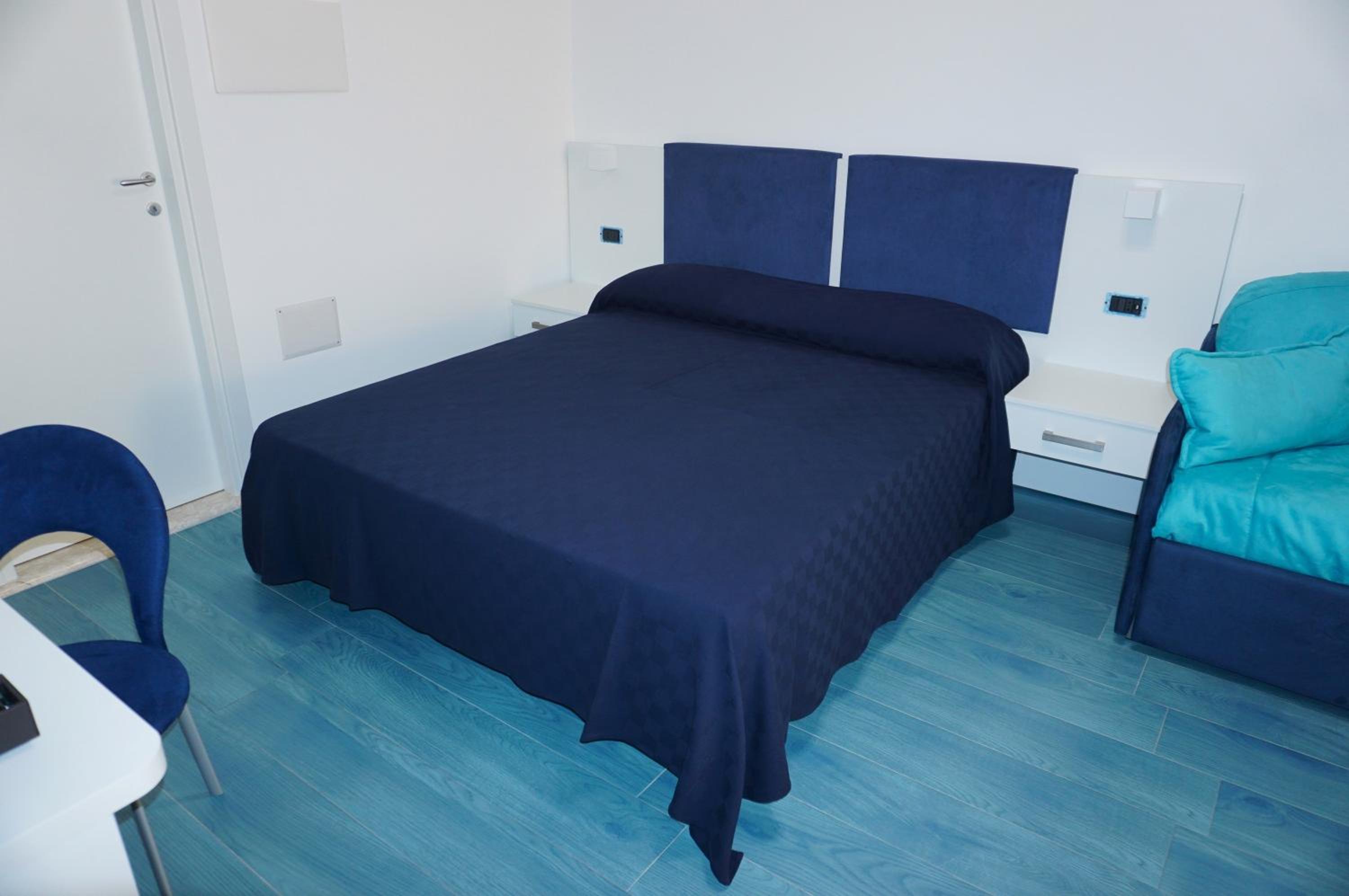 Junior Suite with Partial Sea View photo 1