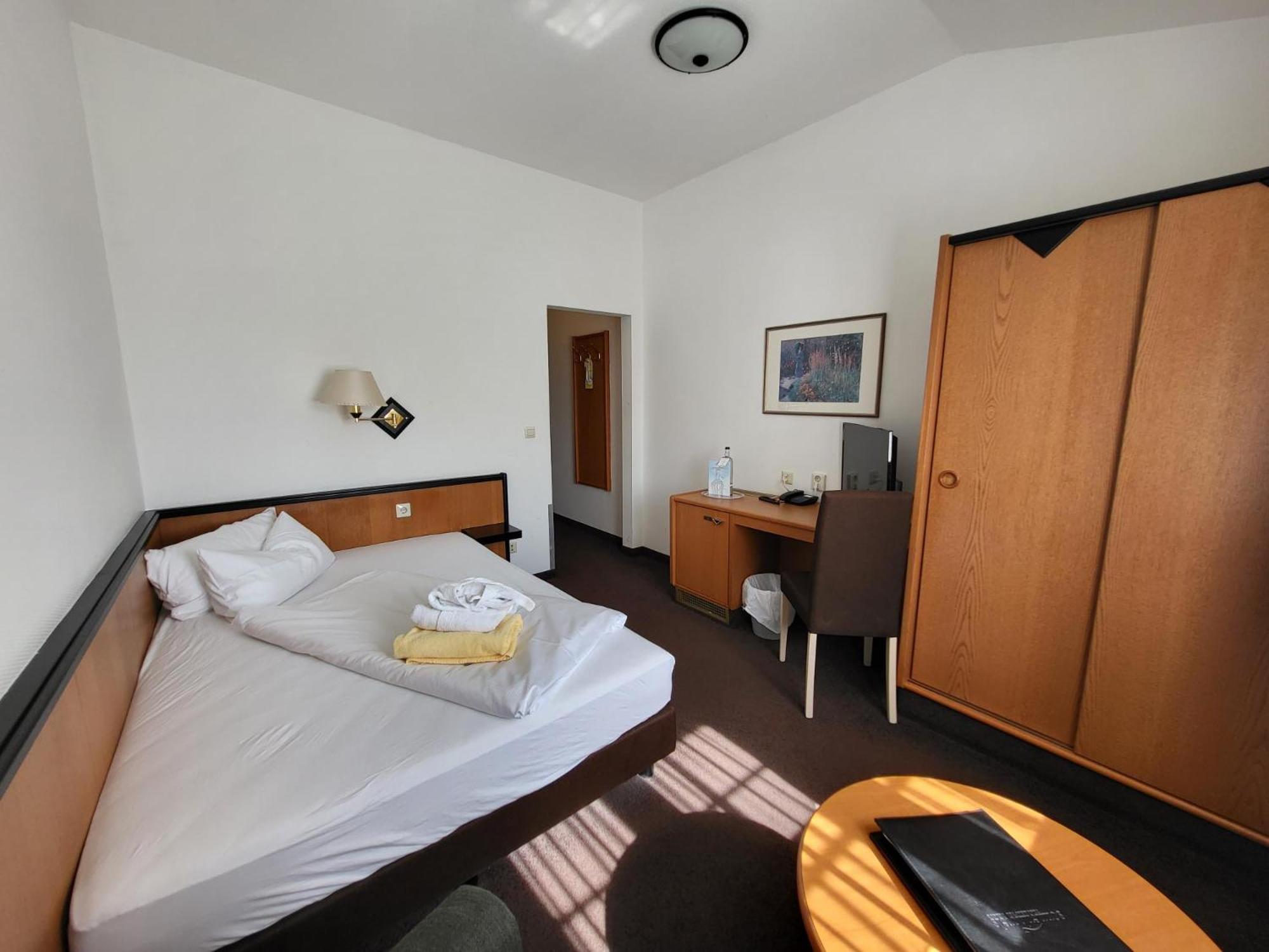 Single Room photo 2