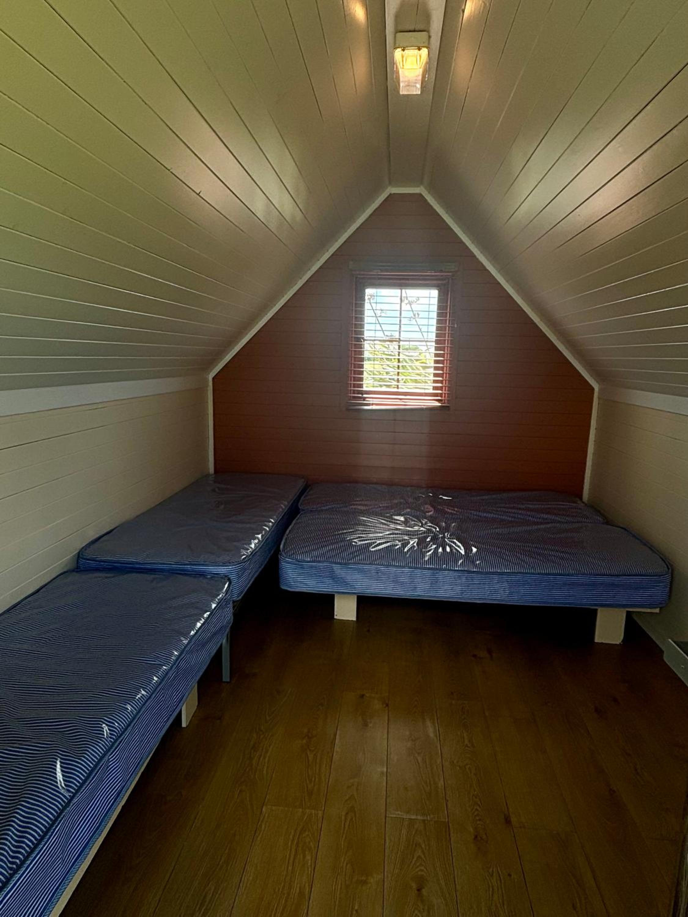 Quadruple Room with Shared Bathroom photo 1