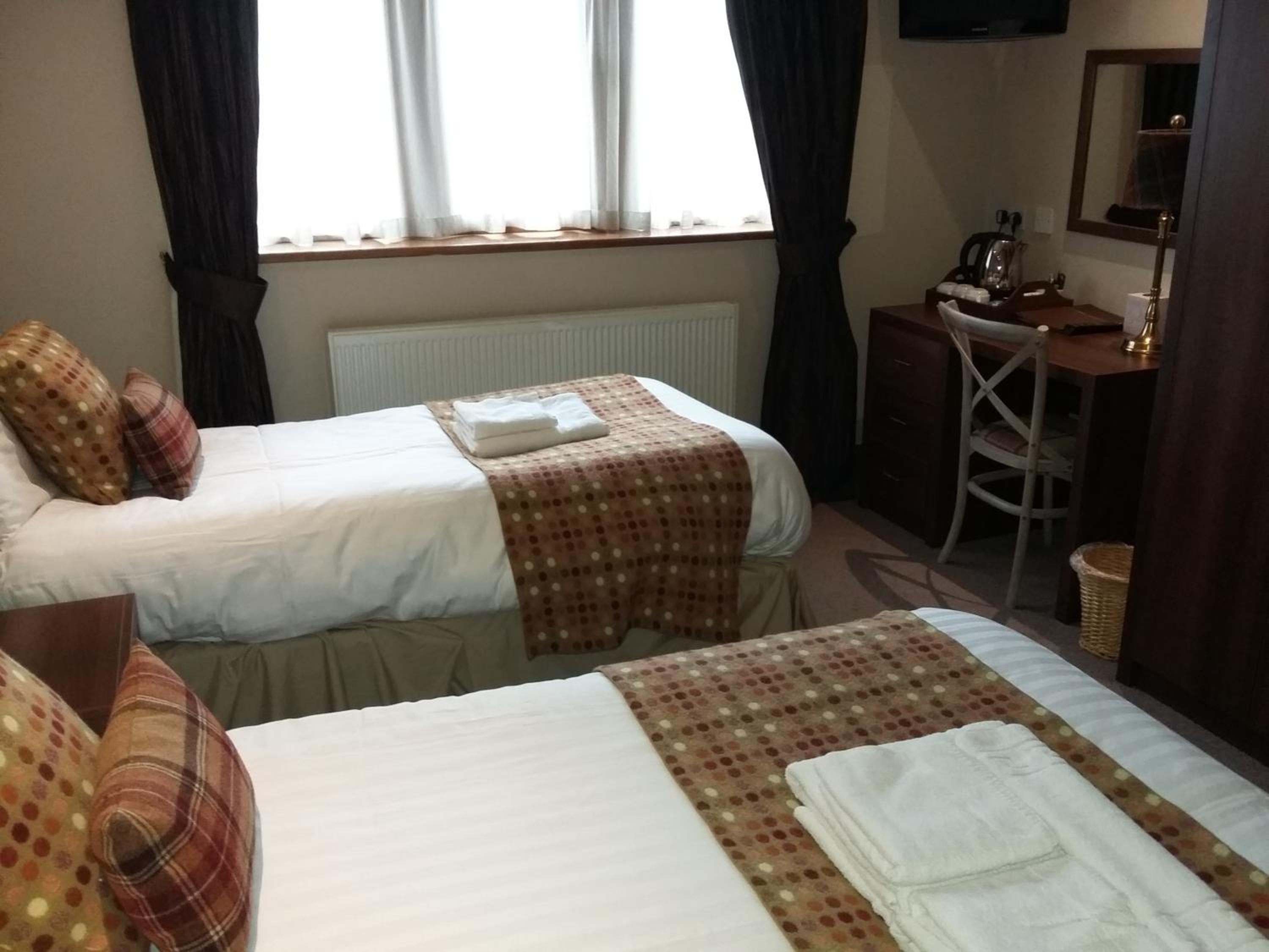 Family Room (5 Adults)