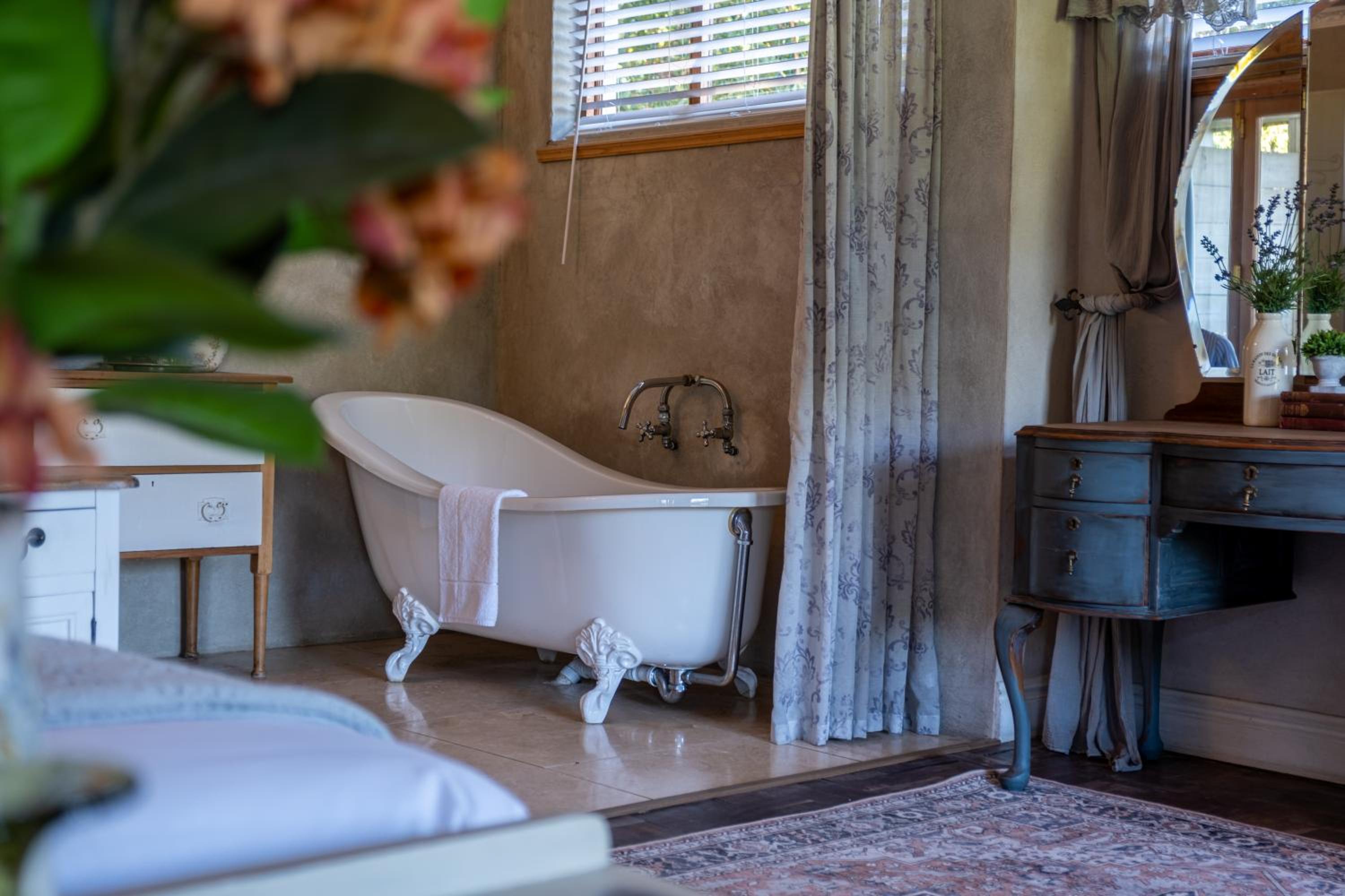 Superior Suite - Photo 6