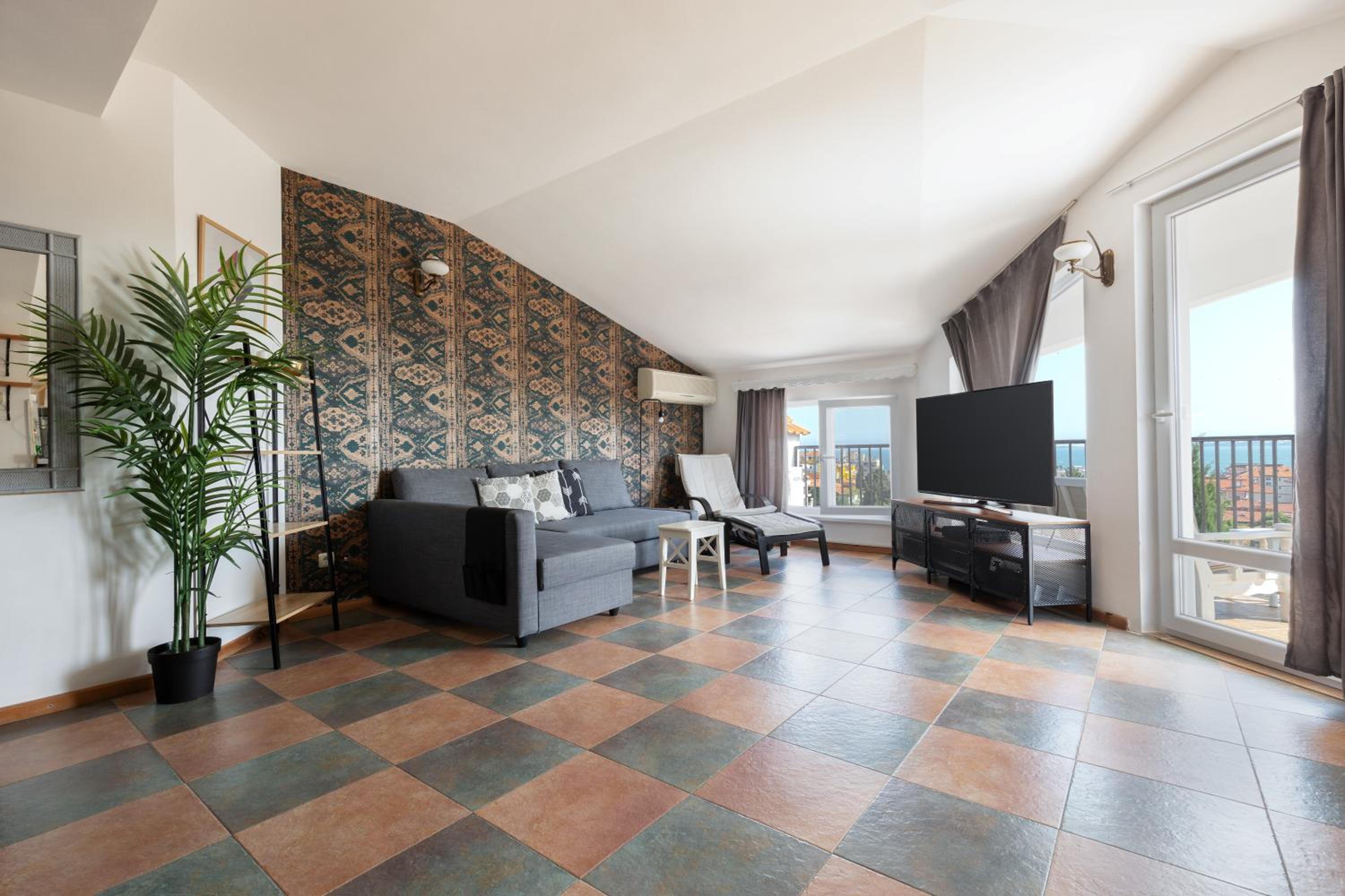 Penthouse Apartment photo 2