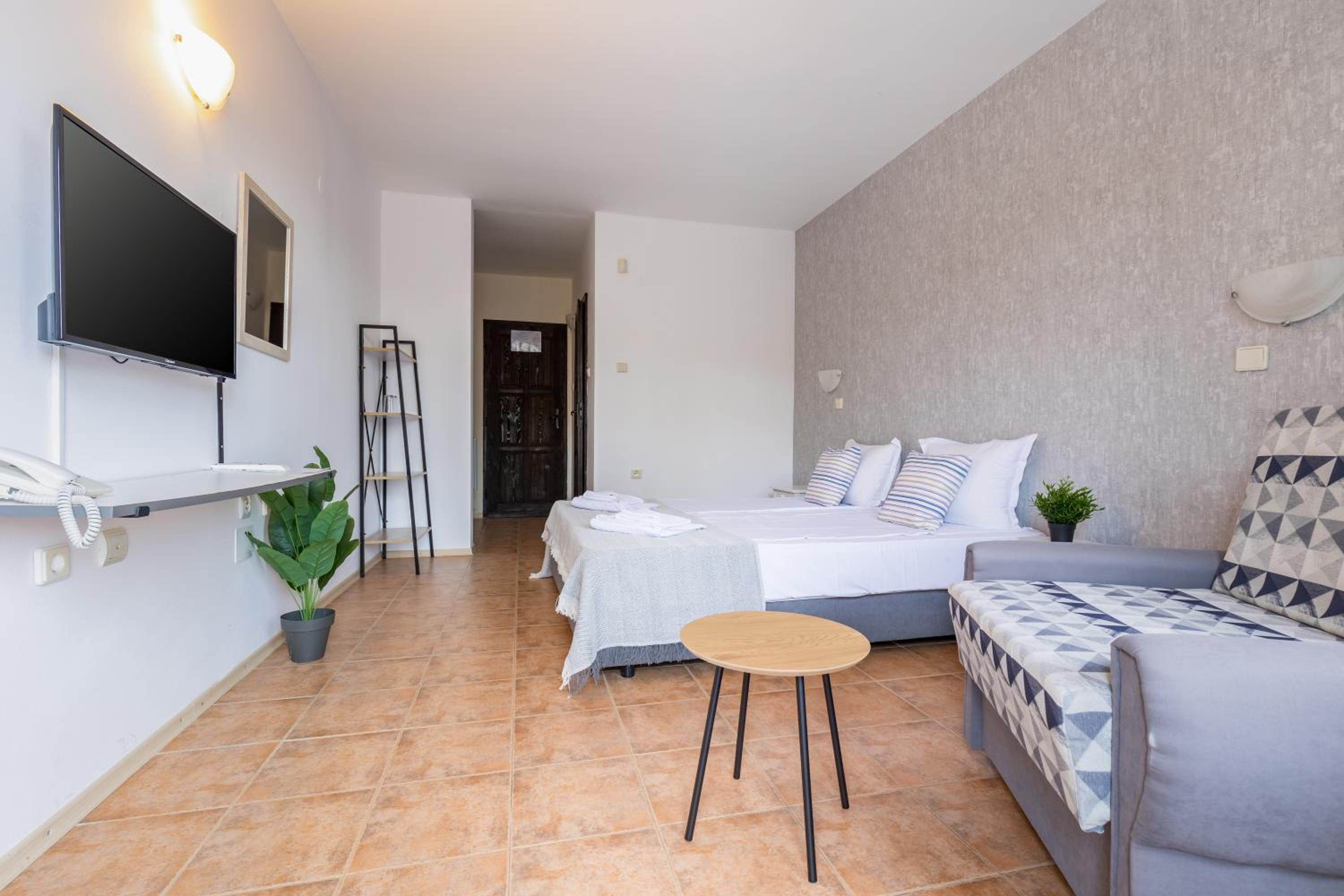 Double or Twin Room with Balcony photo 1