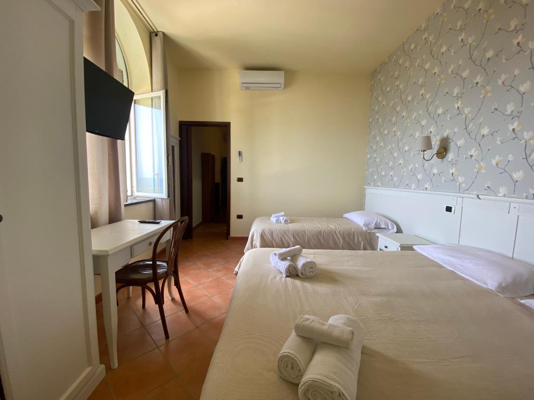 Triple Room with Sea View photo 1