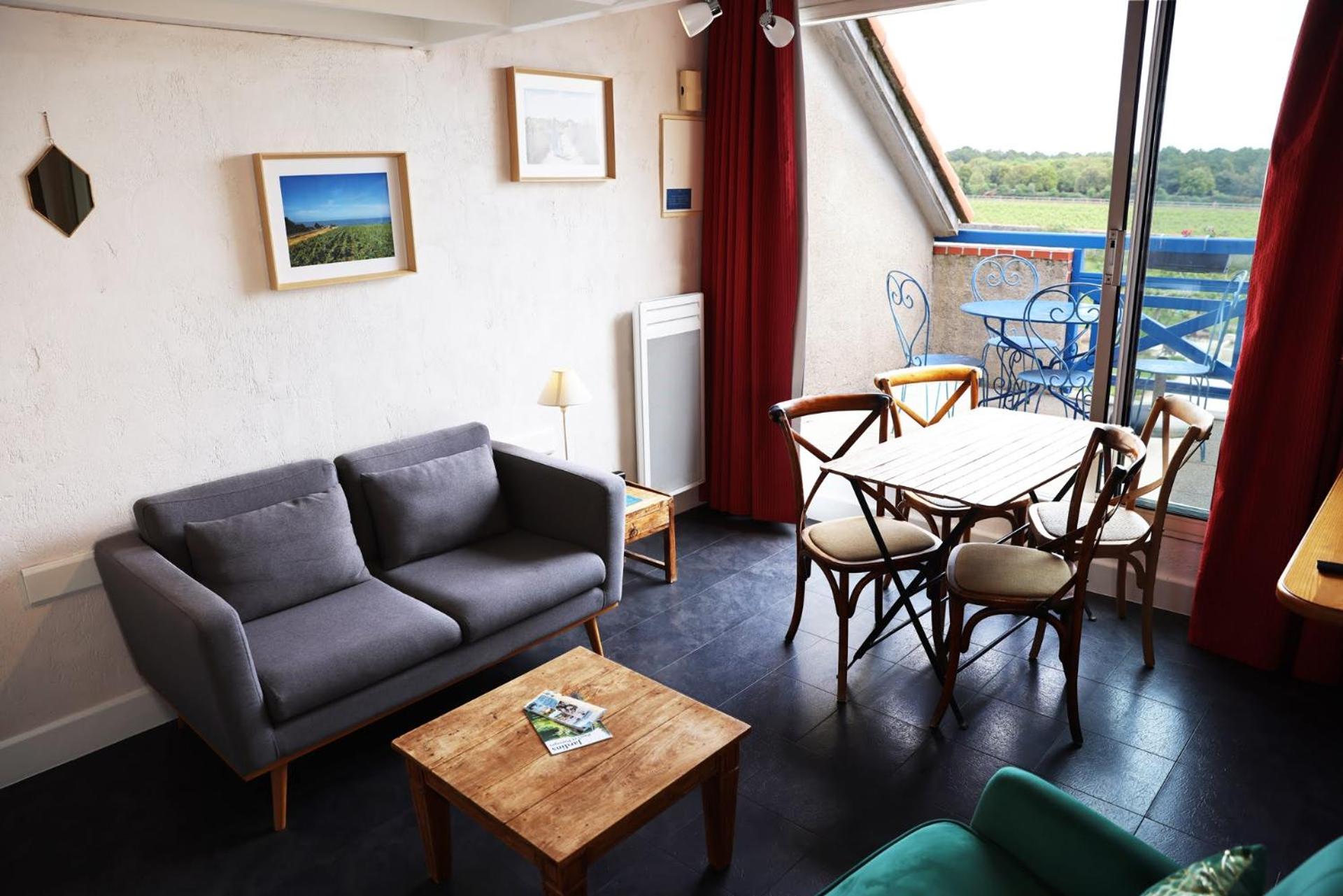 One-Bedroom Apartment With Sea View photo 1