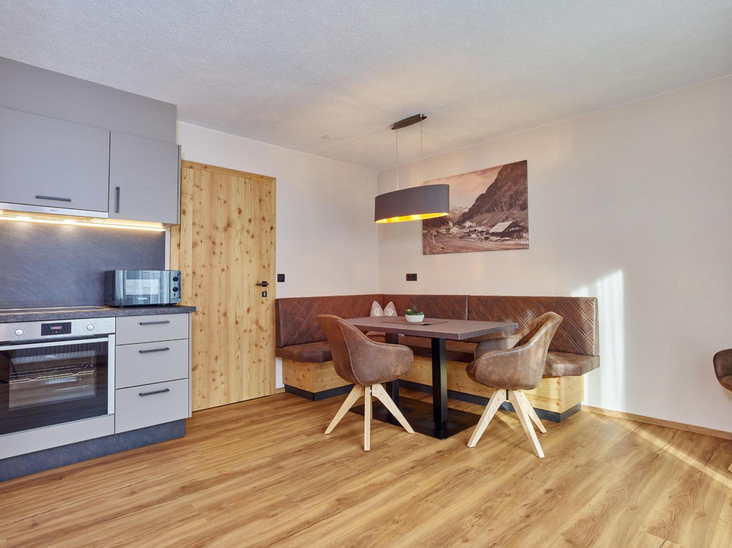 One-Bedroom Apartment with Balcony and Mountain View photo 2