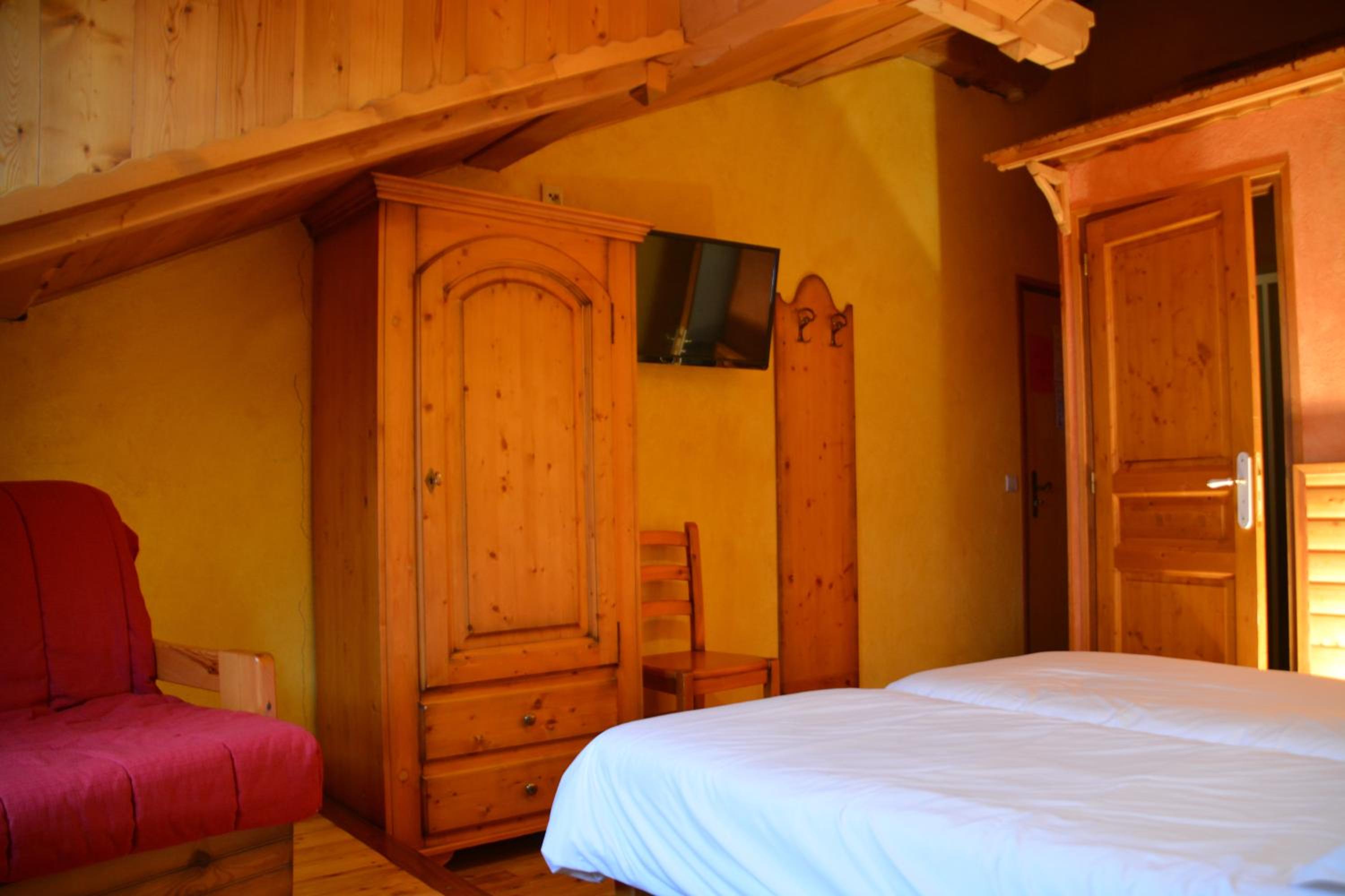 Twin Room - Photo 4