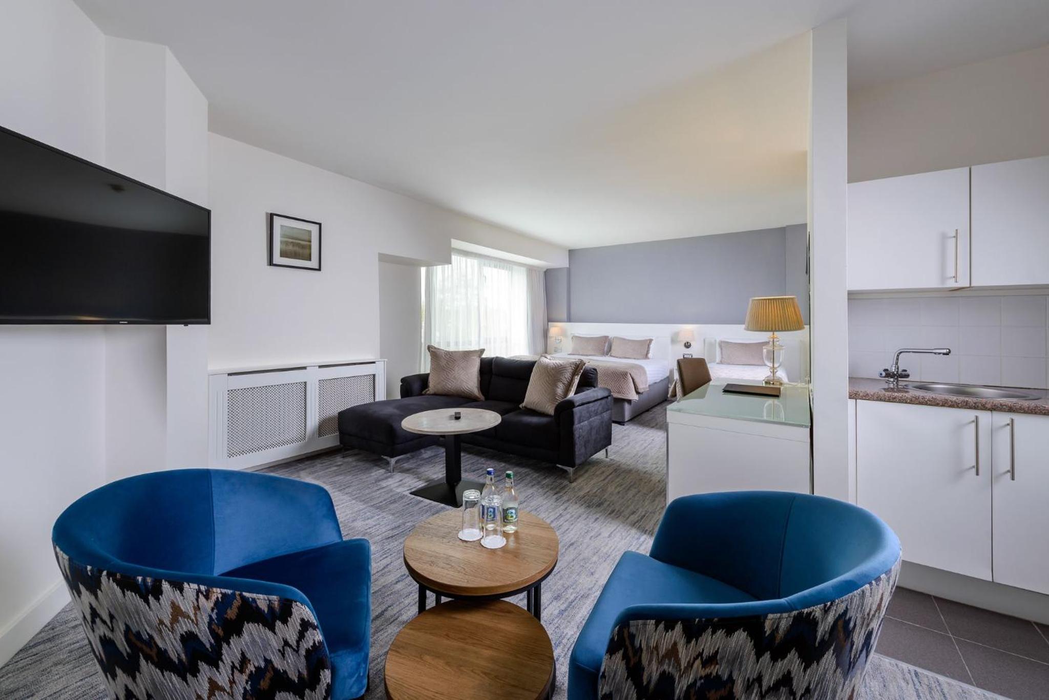 Suite - Photo 2