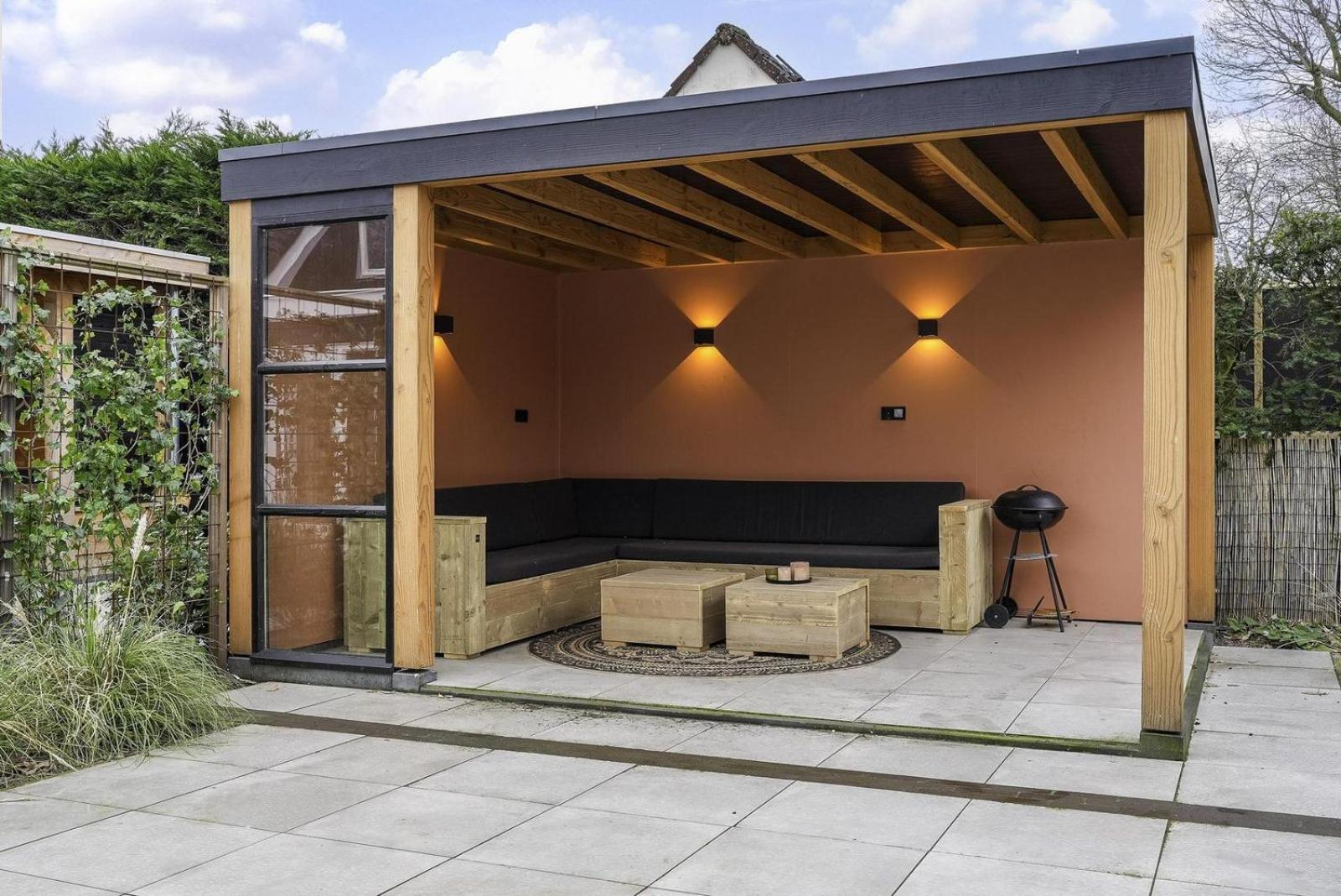 Three-Bedroom House photo 3