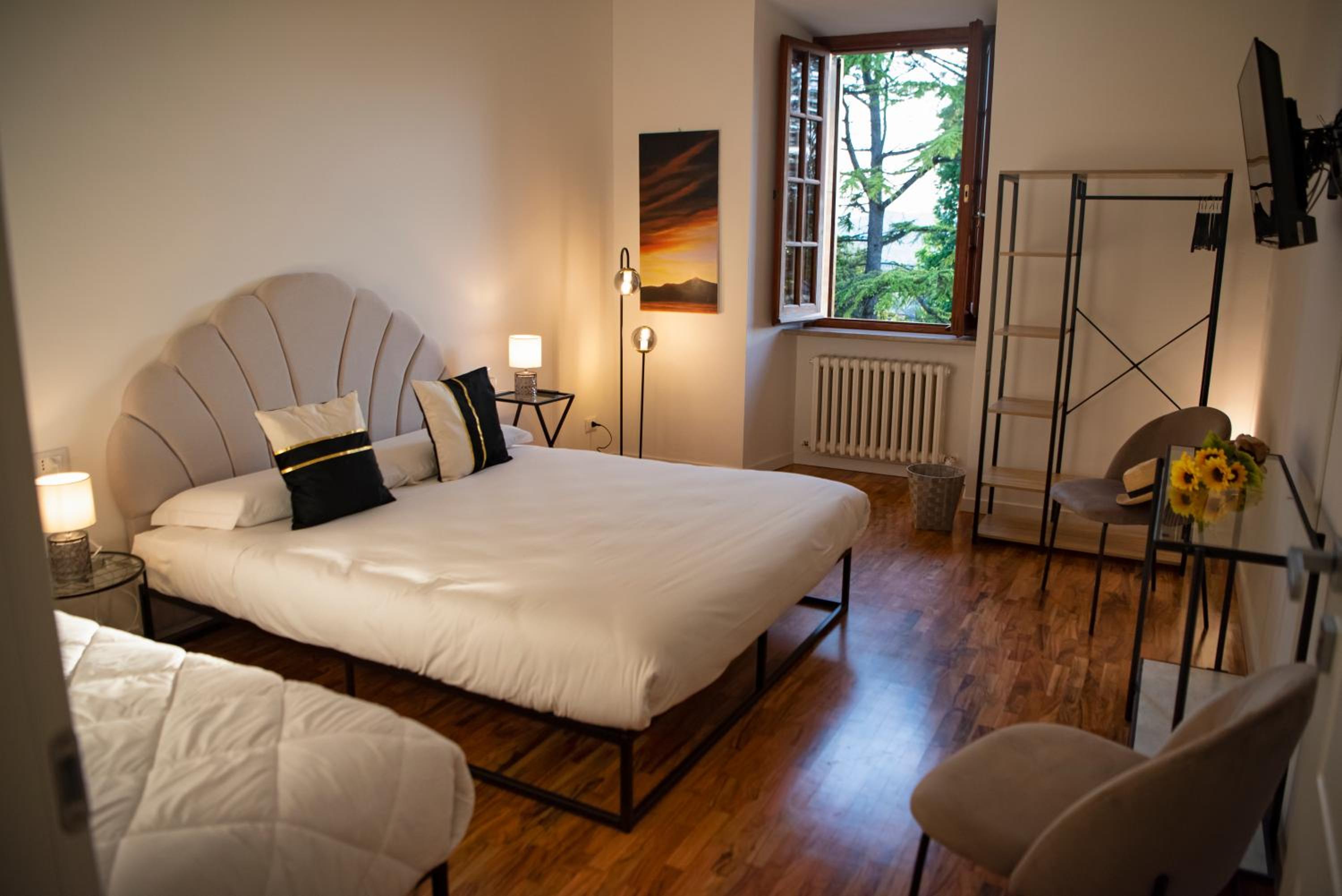 Double or Twin Room with Shared Bathroom photo 1