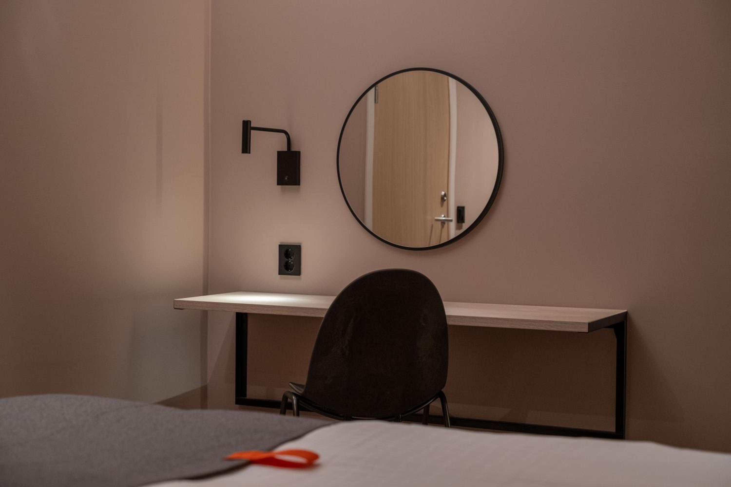 Twin Room - without window - Photo 9