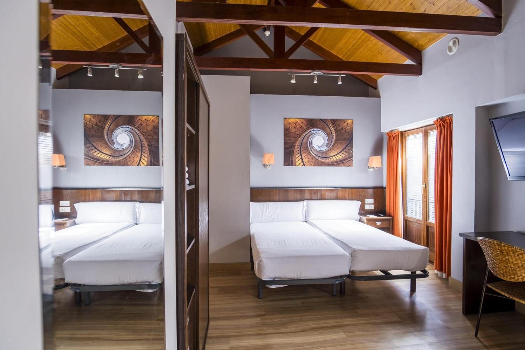 Superior Triple Room photo 3
