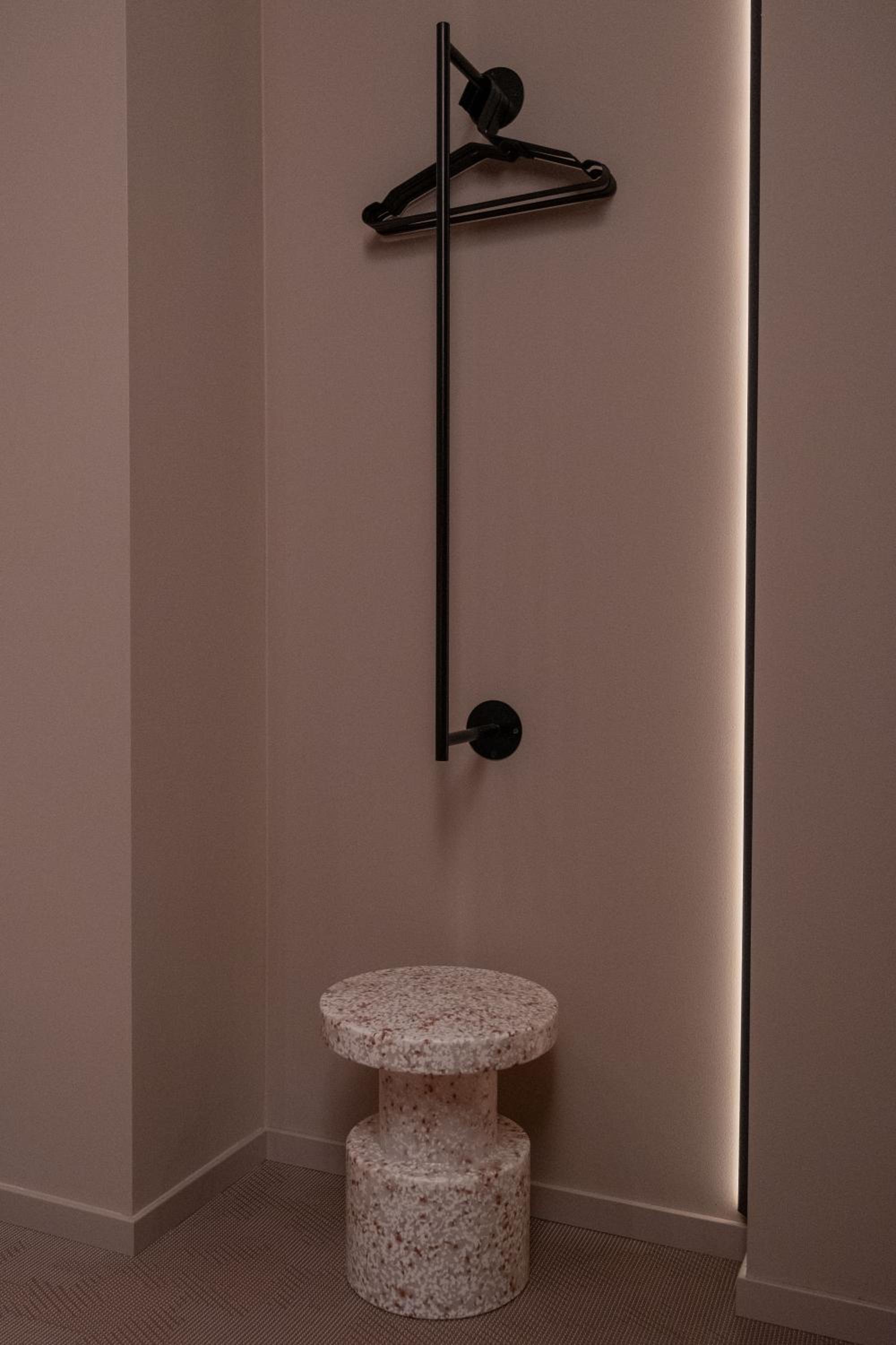 Small Double Room - without window - Photo 2