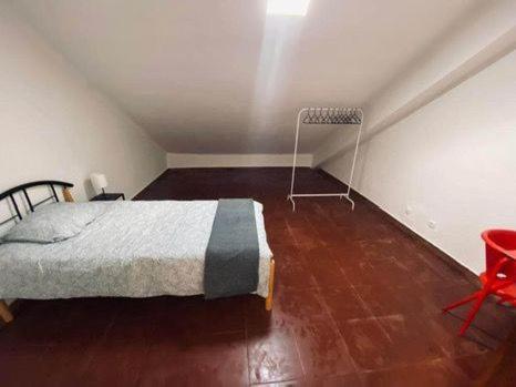 Single Bed In Dormitory Room photo 2