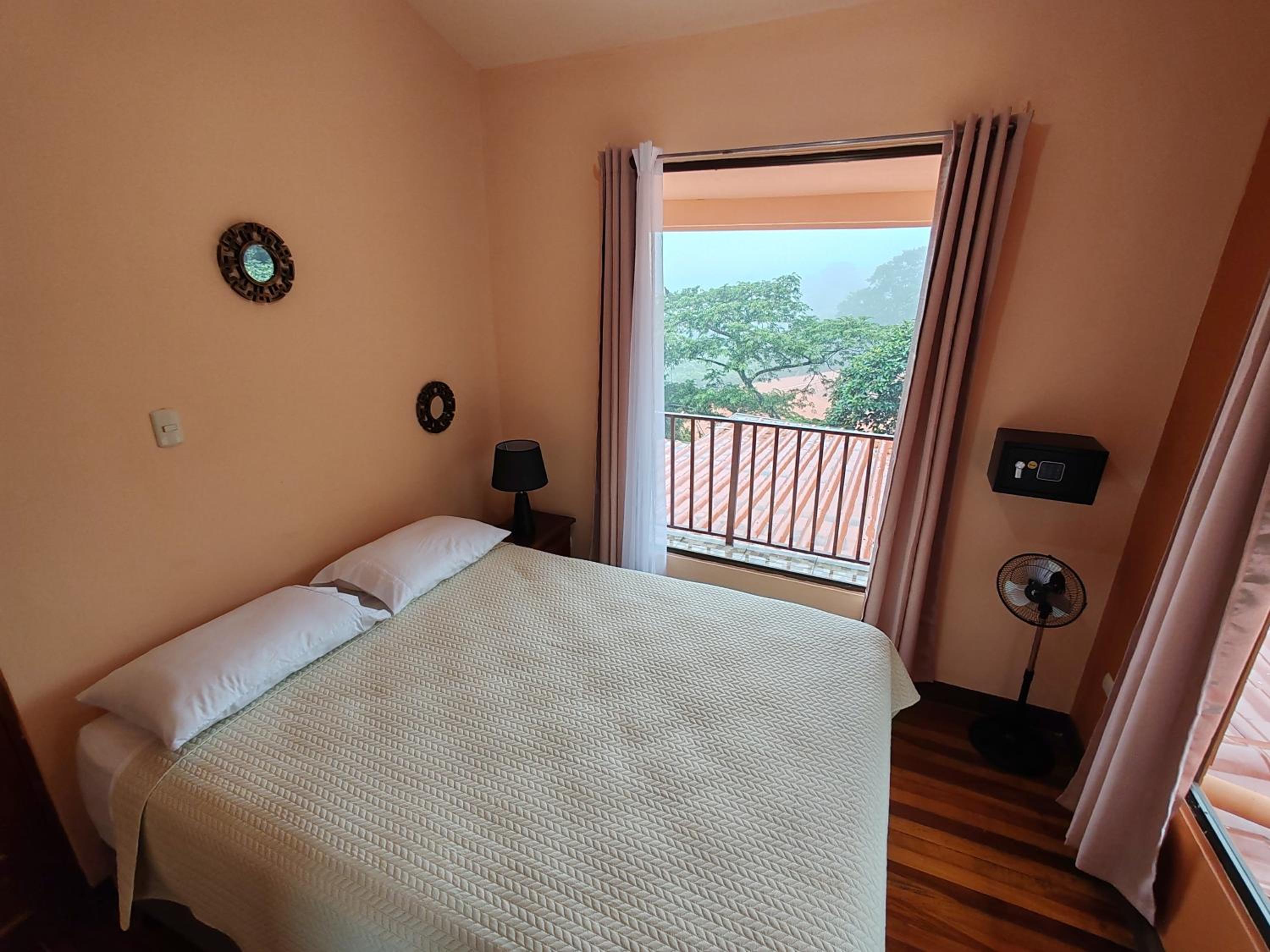 Economy Double Room photo 3