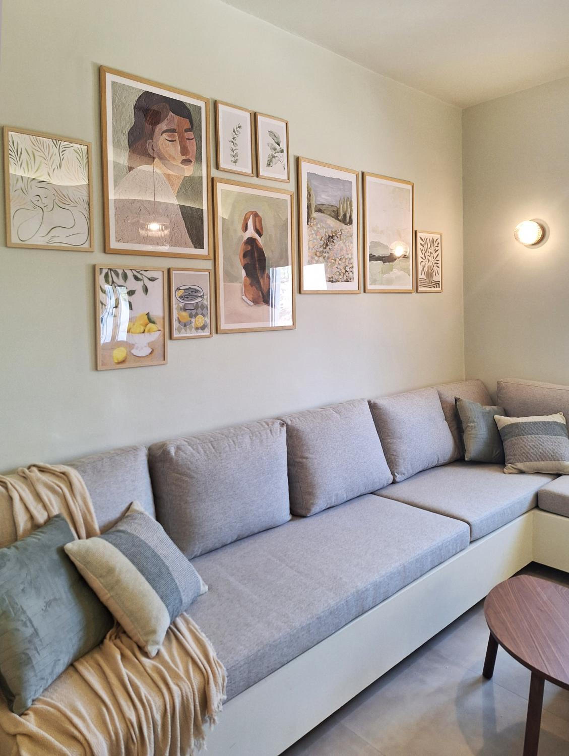 Three-Bedroom House photo 2