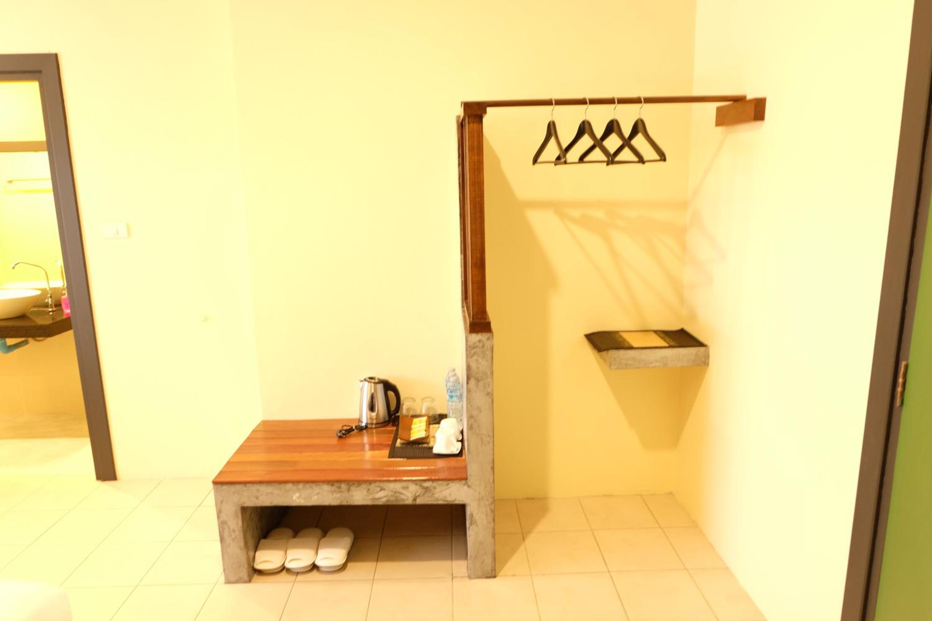 Double Room with Balcony - Photo 2