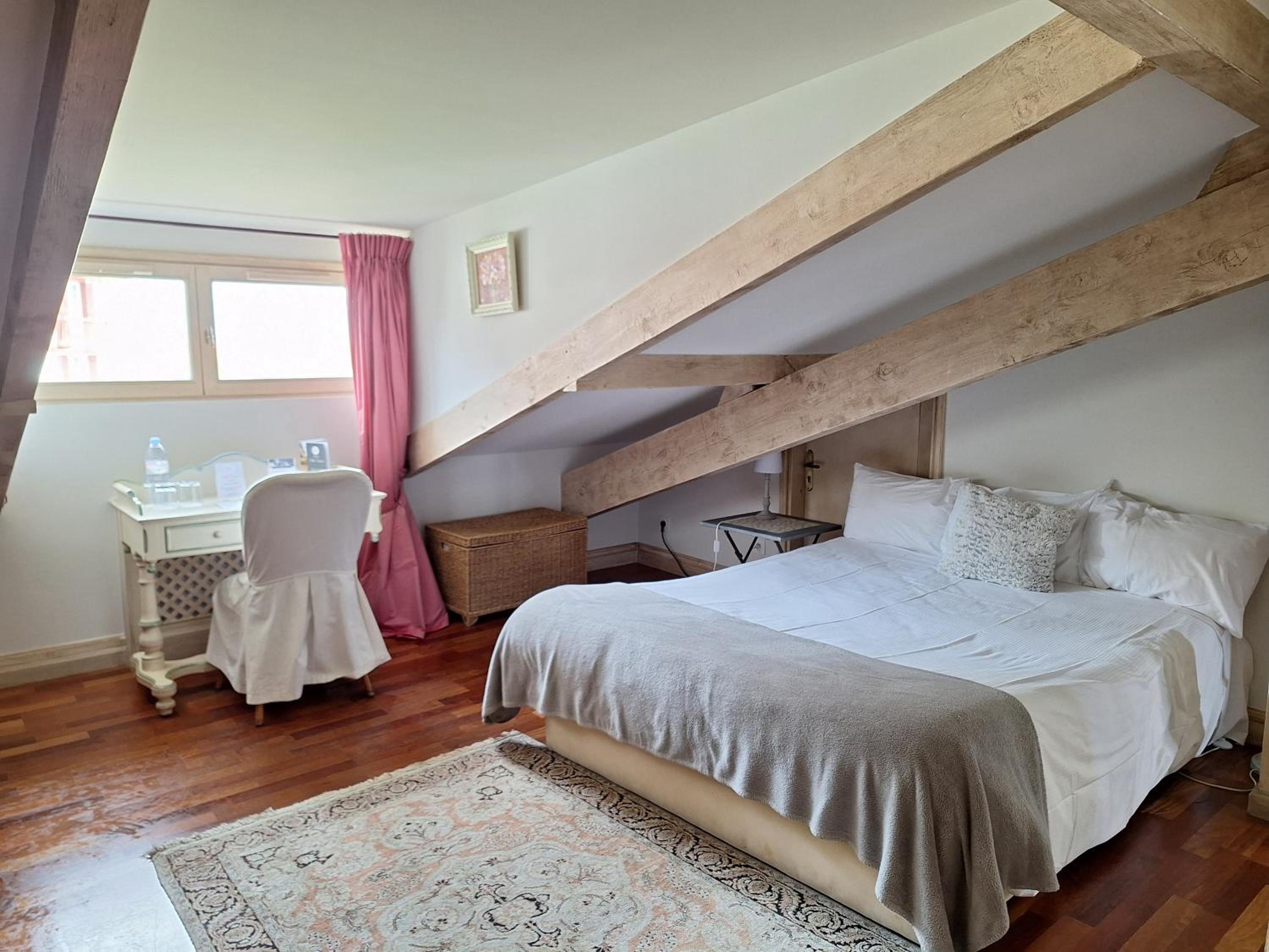 Deluxe Suite - Photo 1