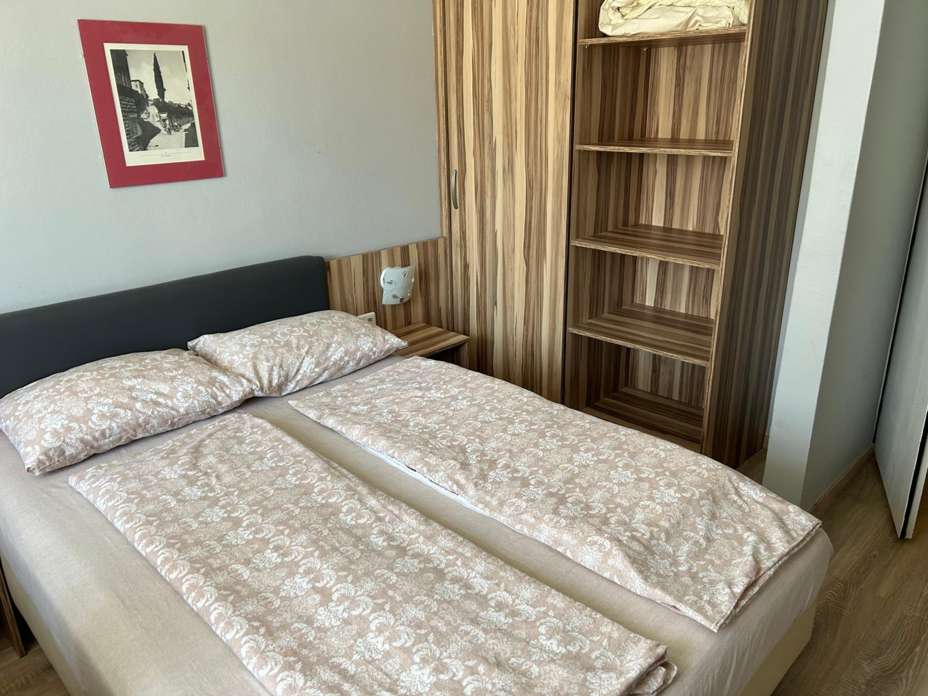 Double Room with Private Bathroom - Photo 1