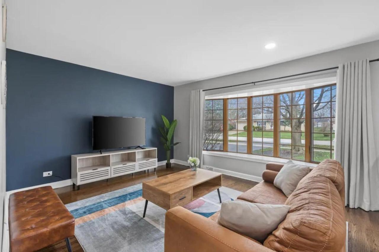 Five-Bedroom House photo 1