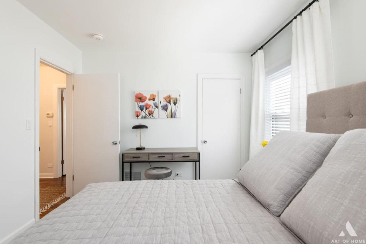 Three-Bedroom House photo 2