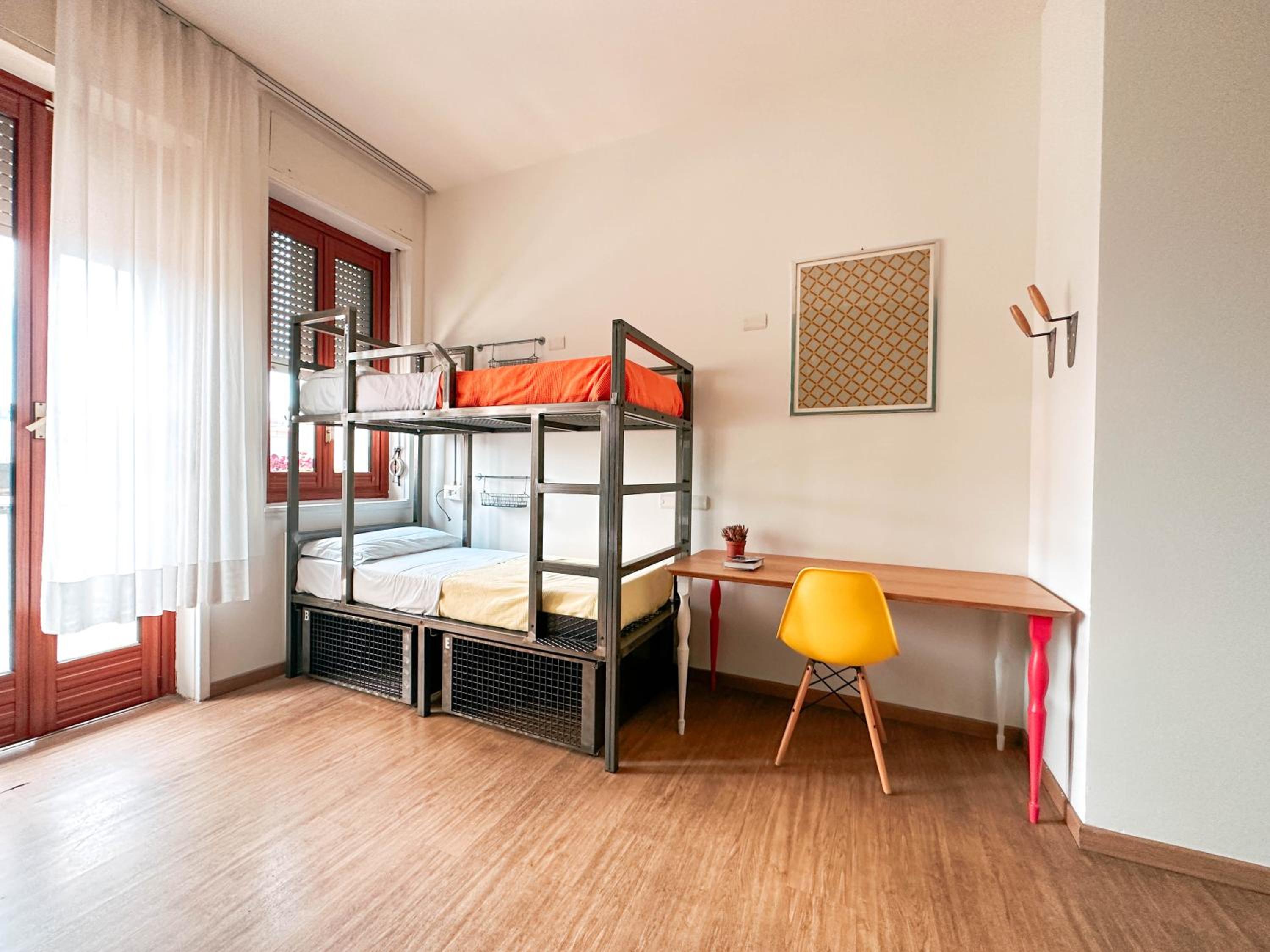 Bed in 4-Bed Mixed Dormitory Room photo 1