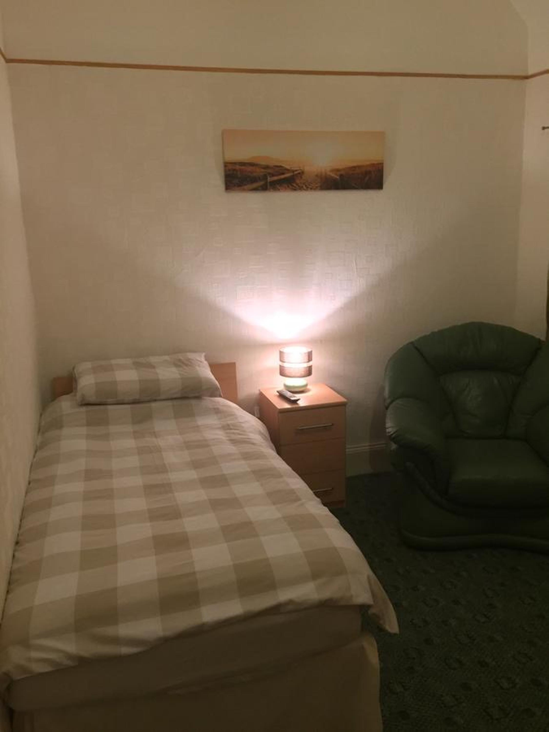 Twin Room with Shared Bathroom photo 1