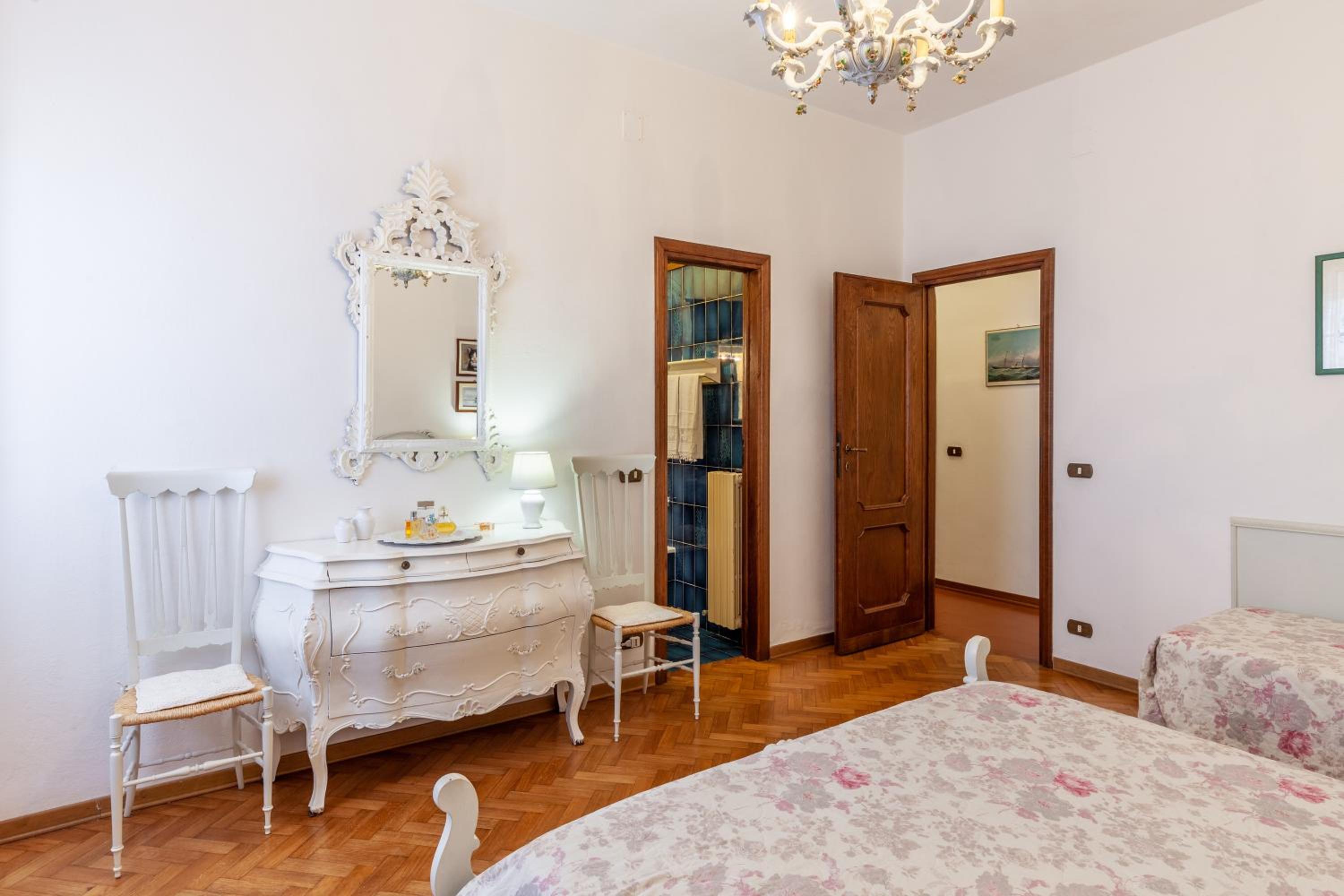 Two-Bedroom House photo 2