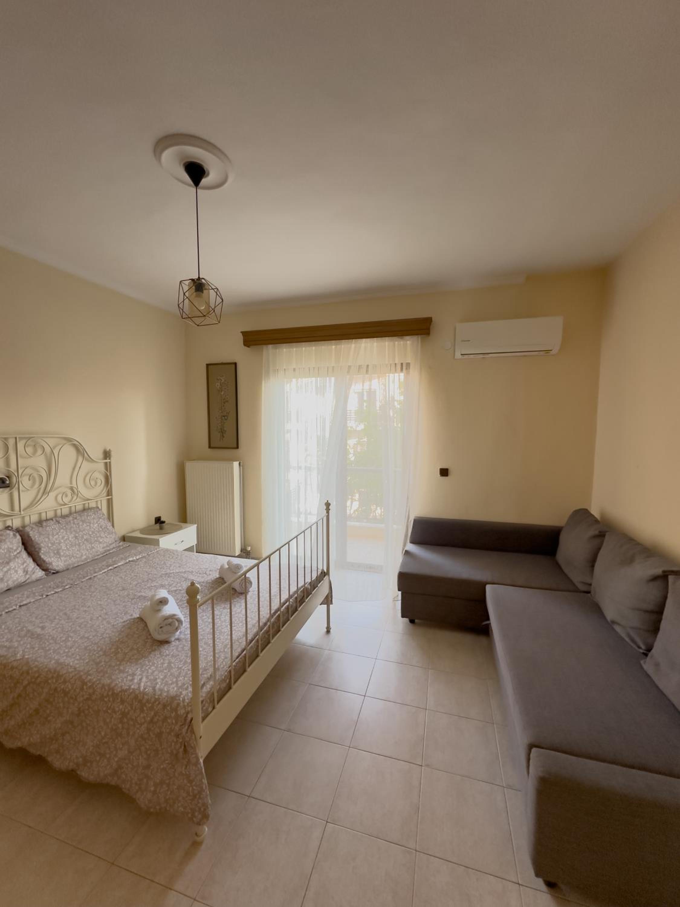 Mixed Dormitory Room