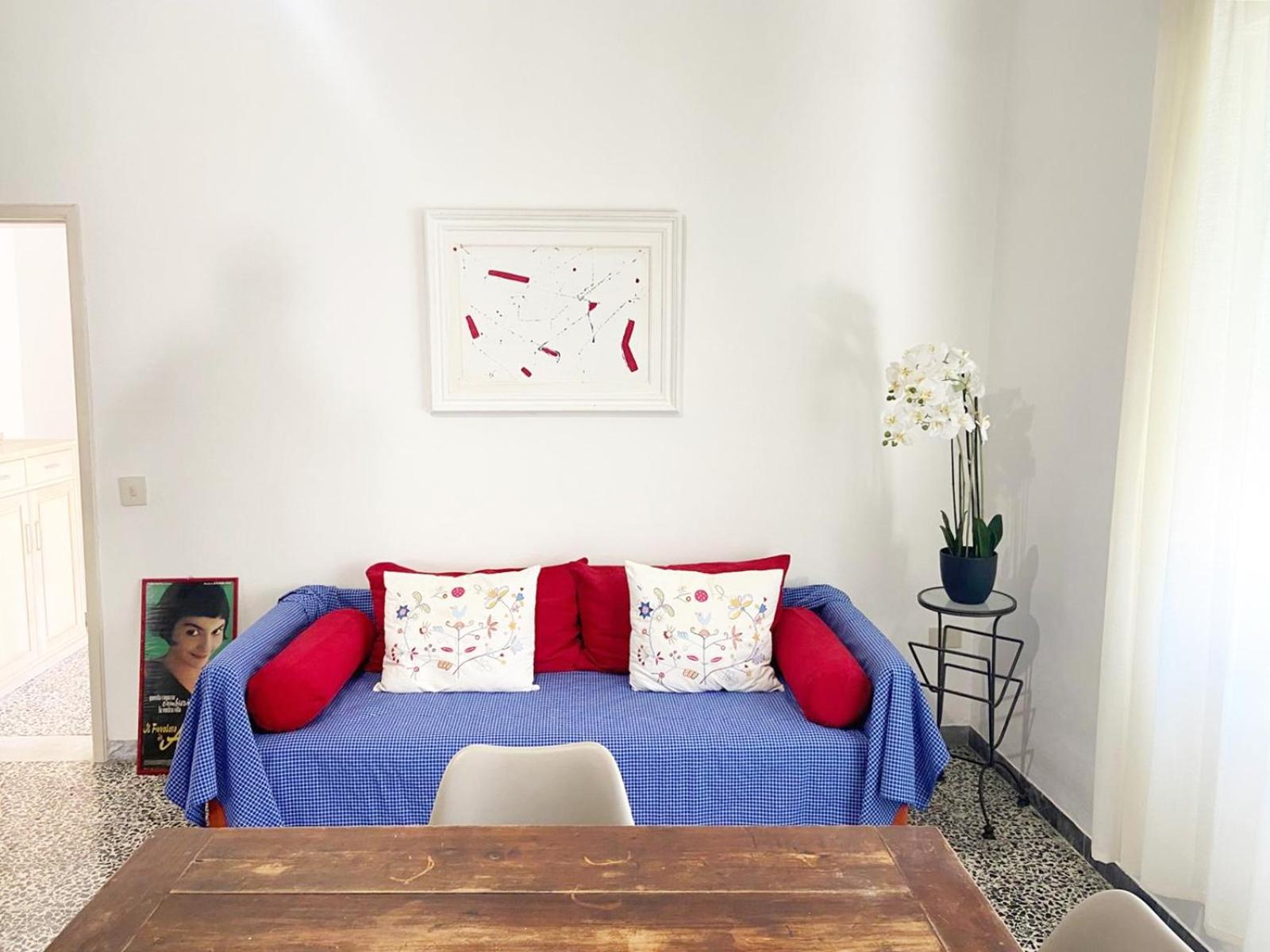 One-Bedroom Apartment photo 3