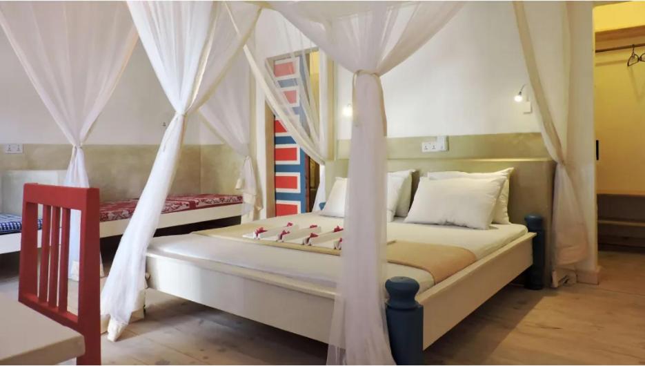 Quadruple Room with Private Bathroom photo 1