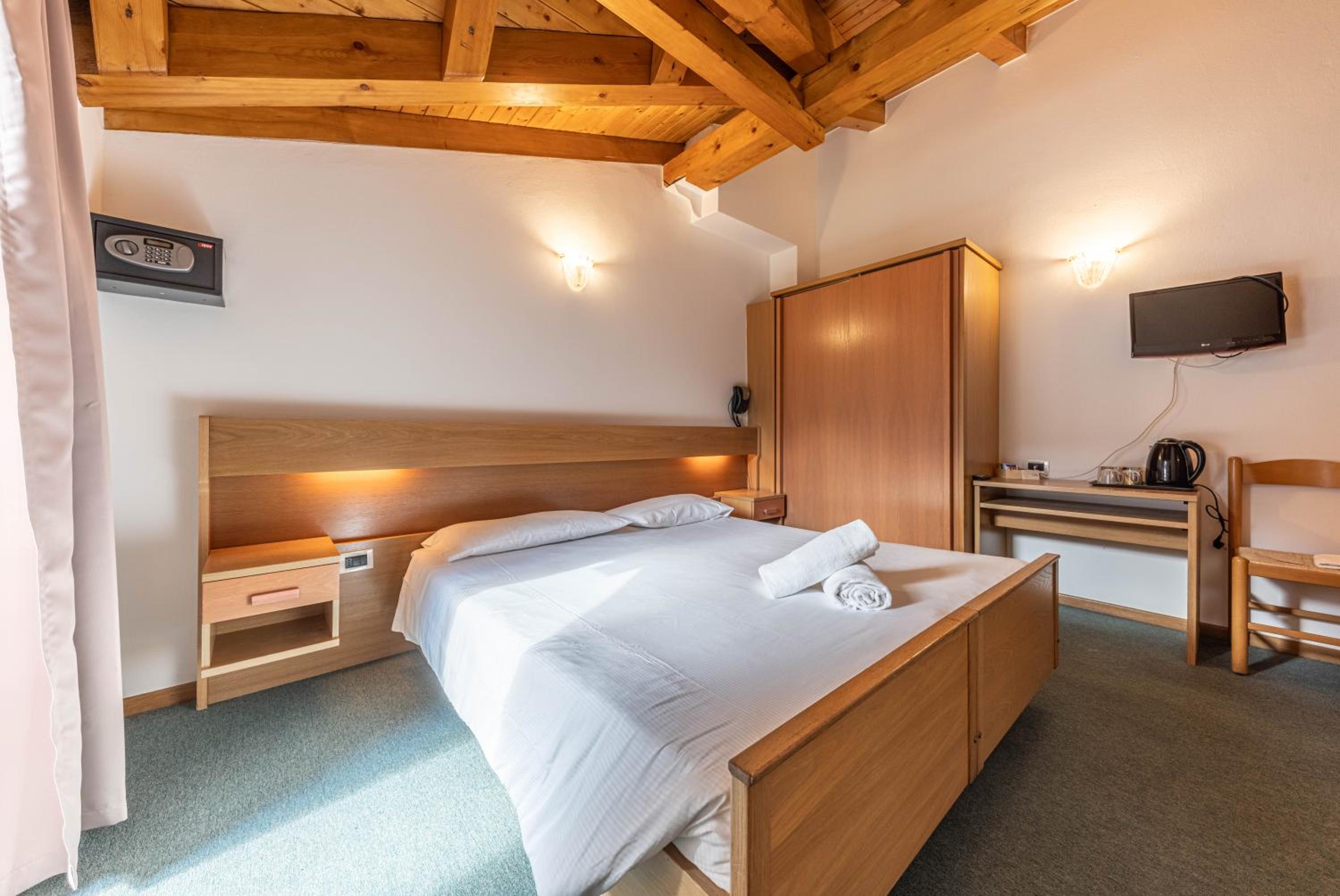 Economy Double or Twin Room