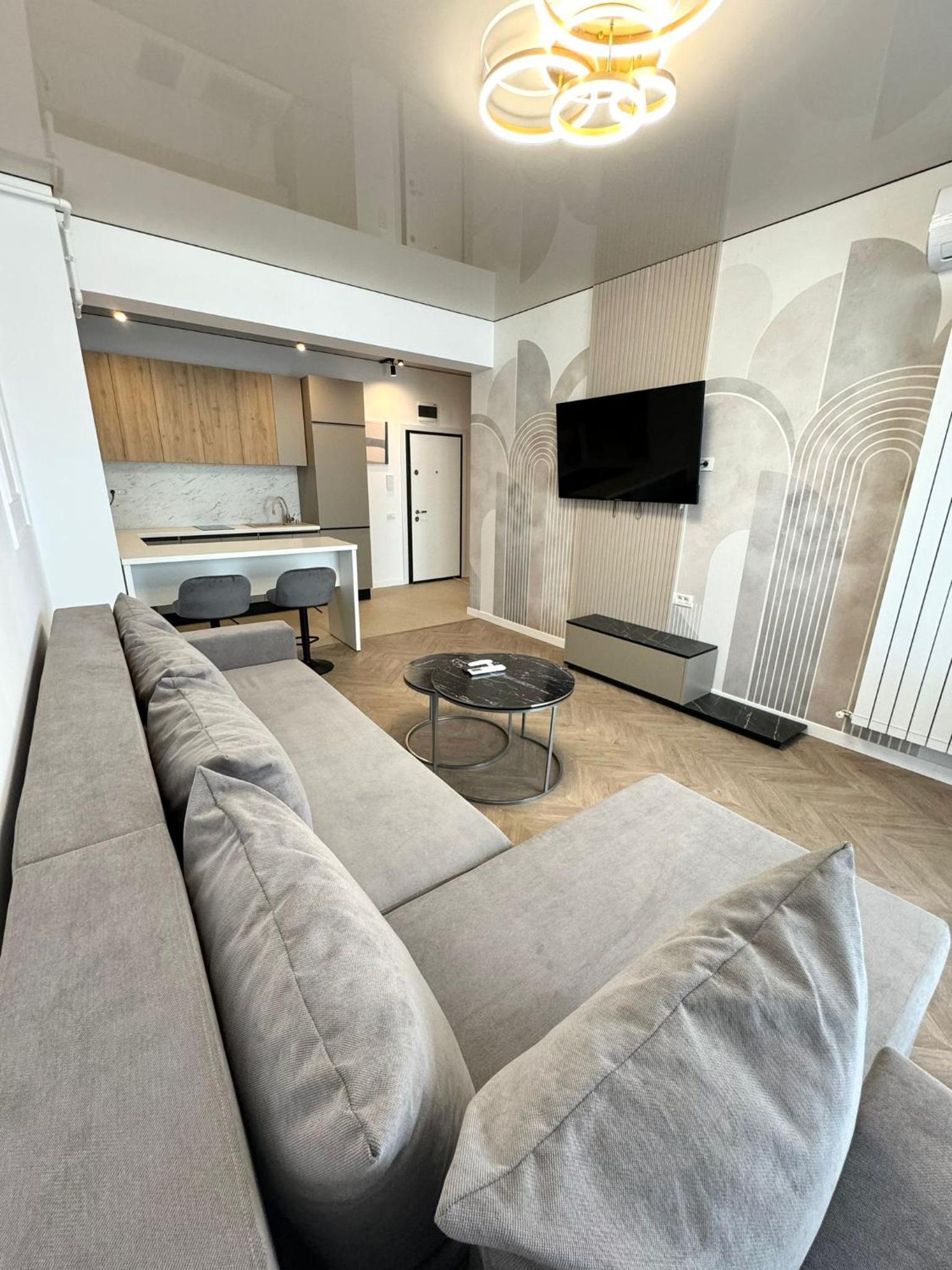 One-Bedroom Apartment with Balcony photo 2