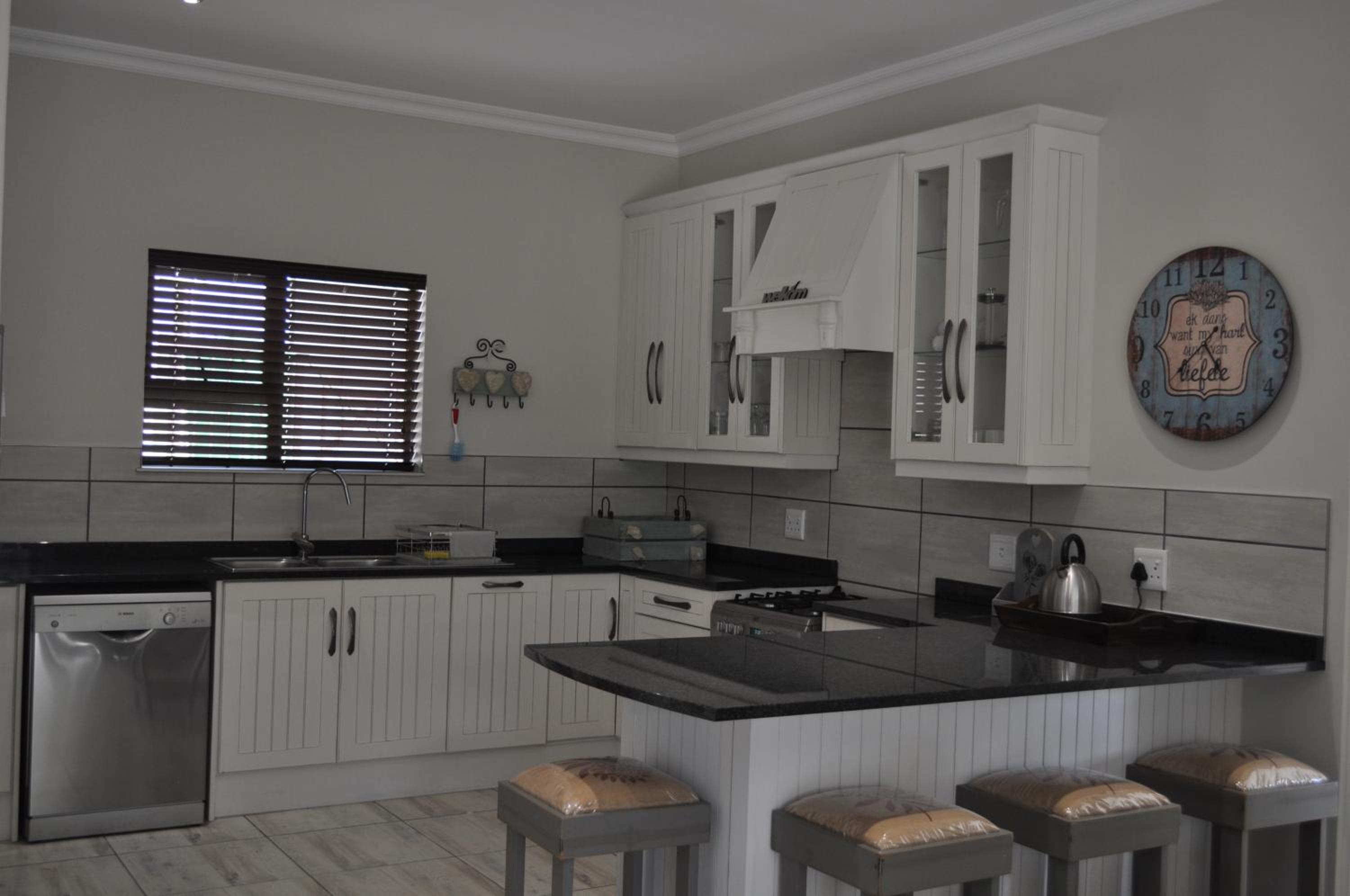 Three-Bedroom Villa photo 2