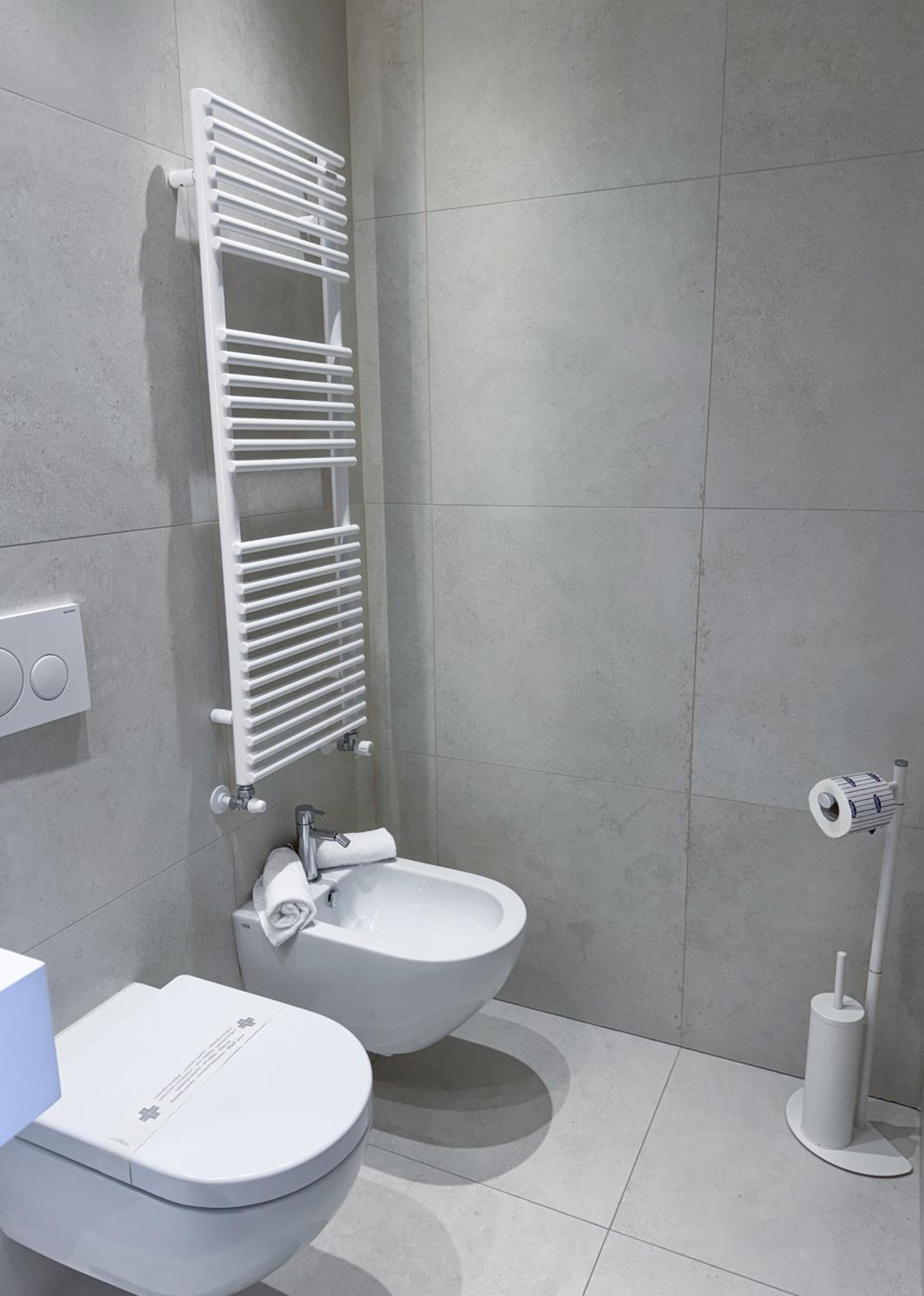 Deluxe Double Room with Side Sea View - Photo 7