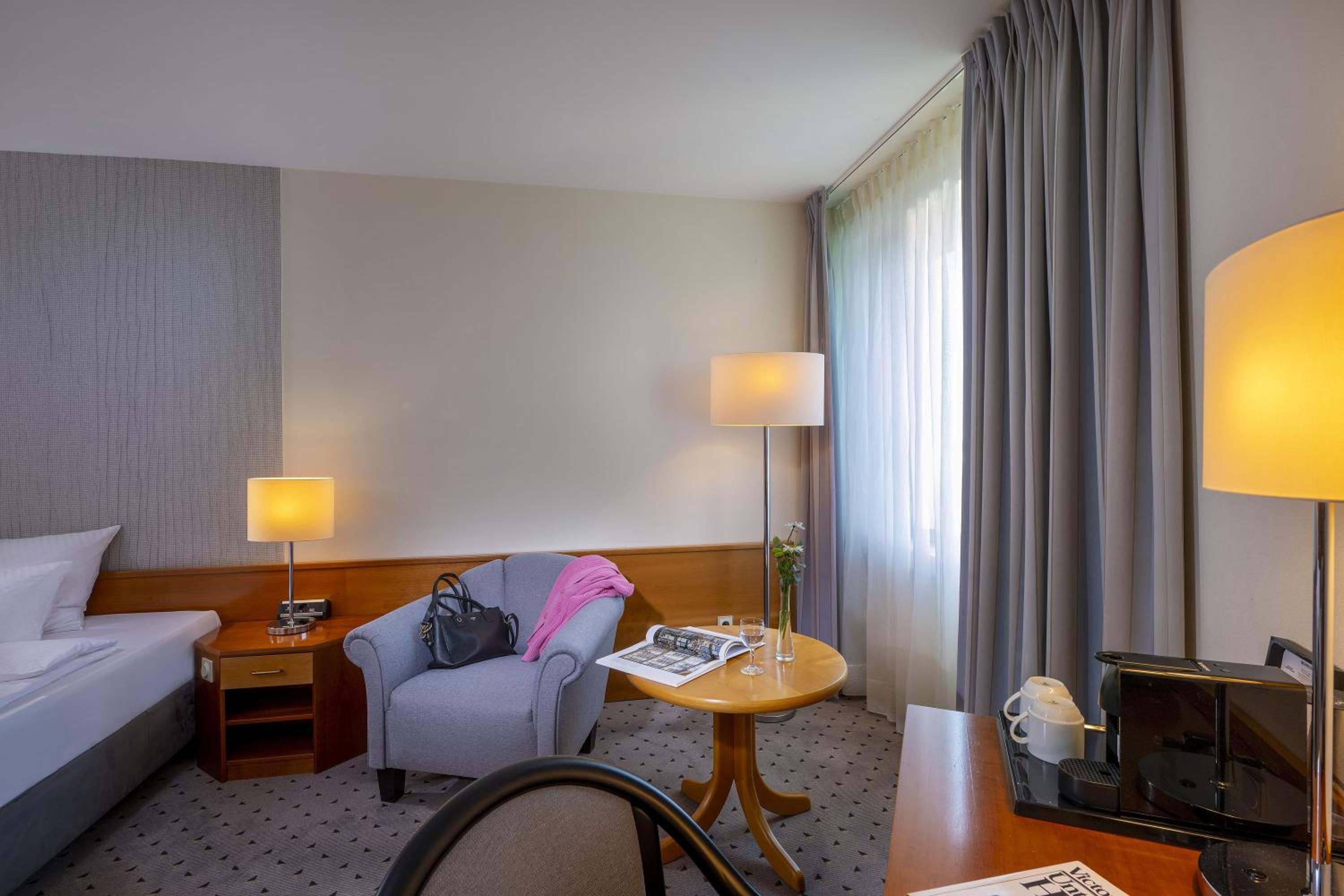 Superior Single Room thumbnail 5