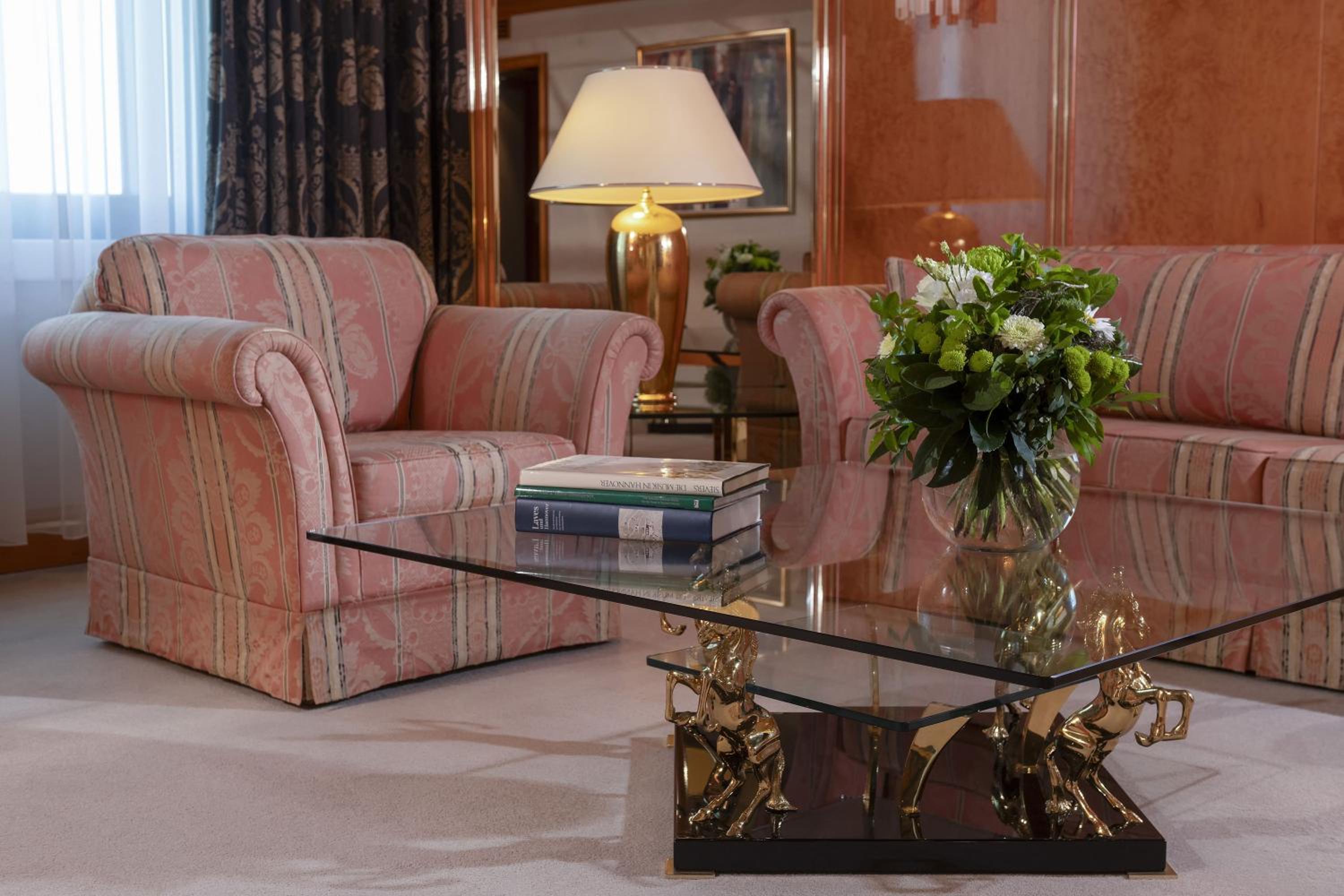 Presidential Suite thumbnail 5