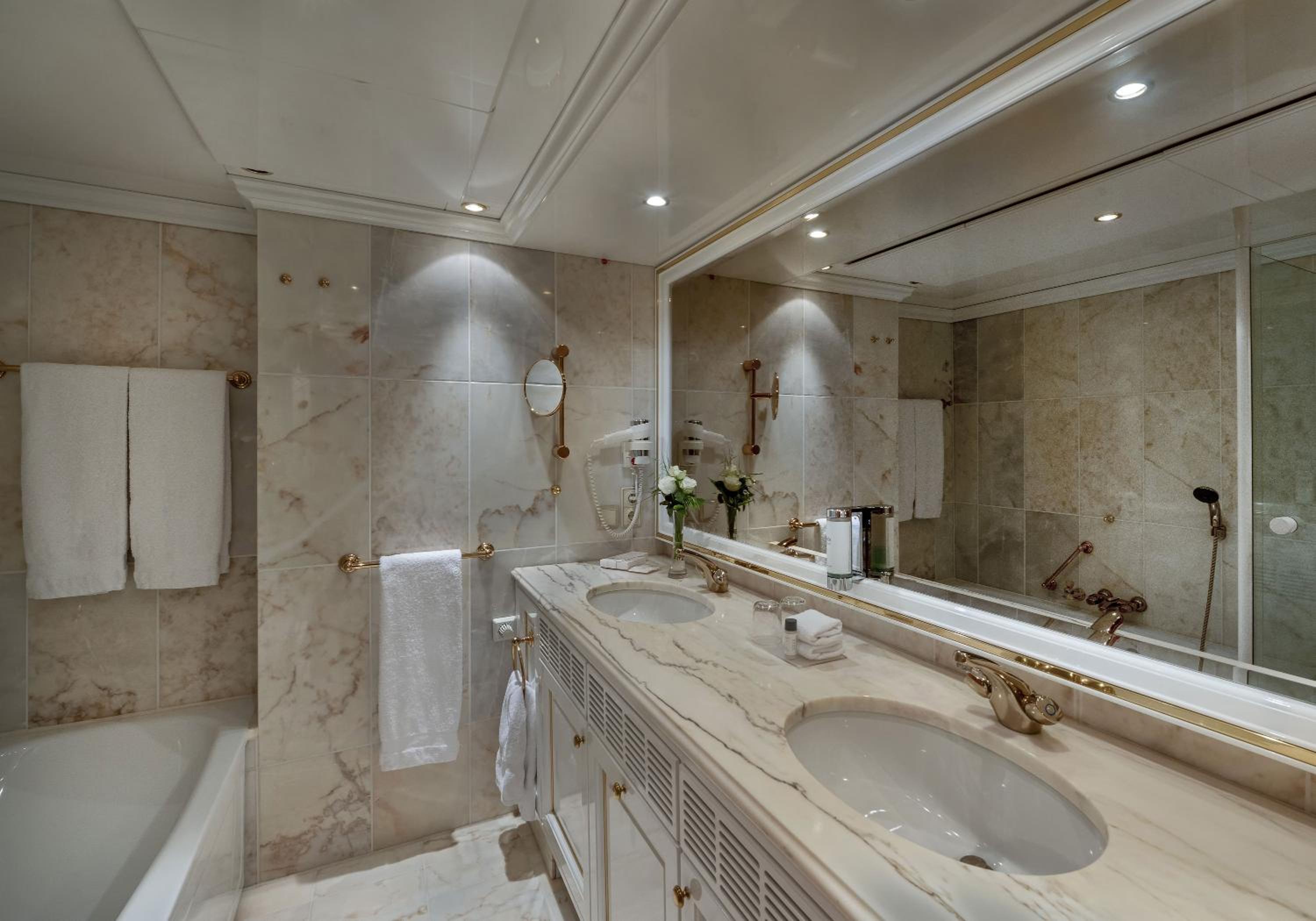 Presidential Suite thumbnail 6