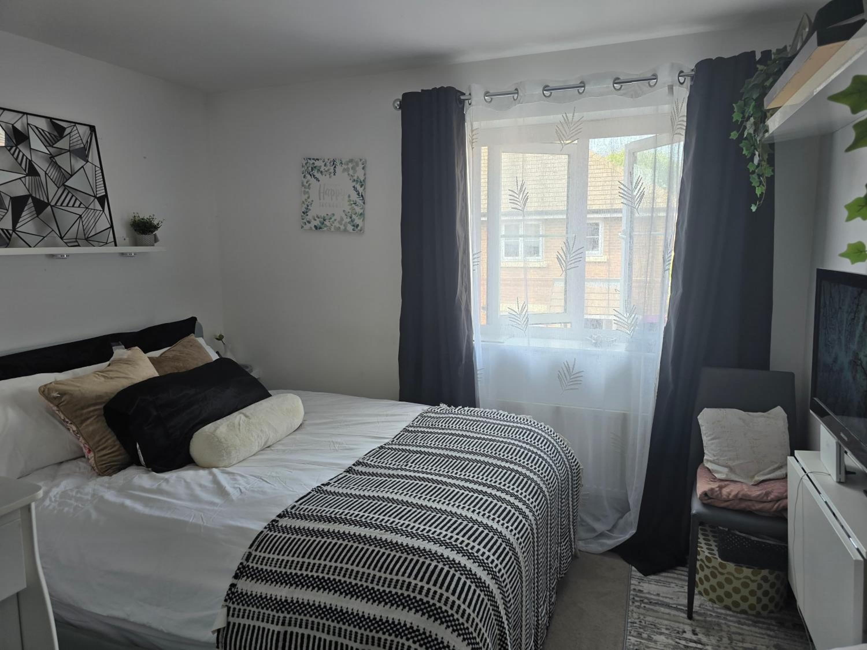 Deluxe King Room photo 3