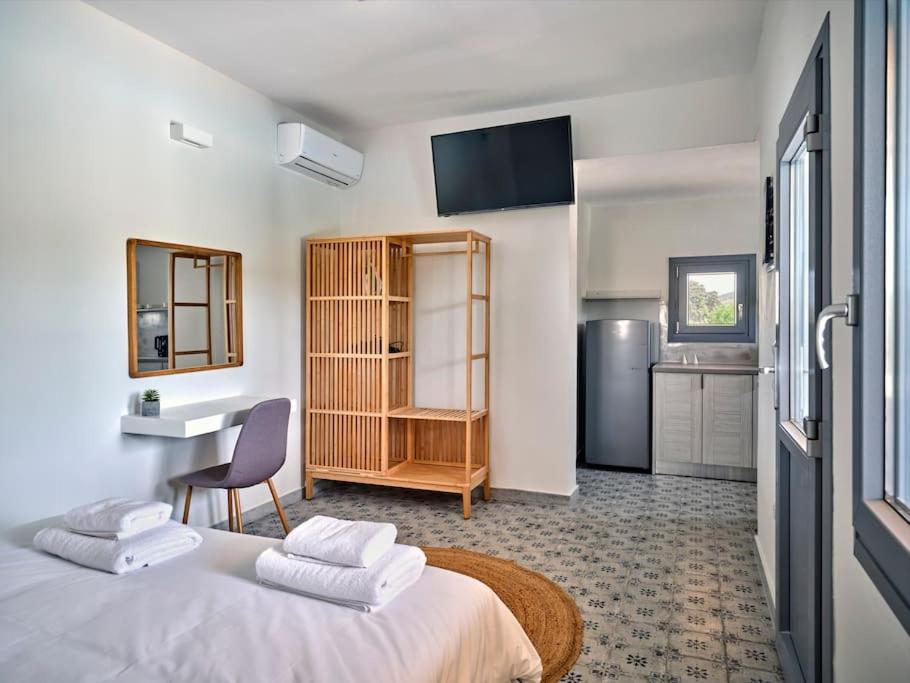 One-Bedroom House photo 1