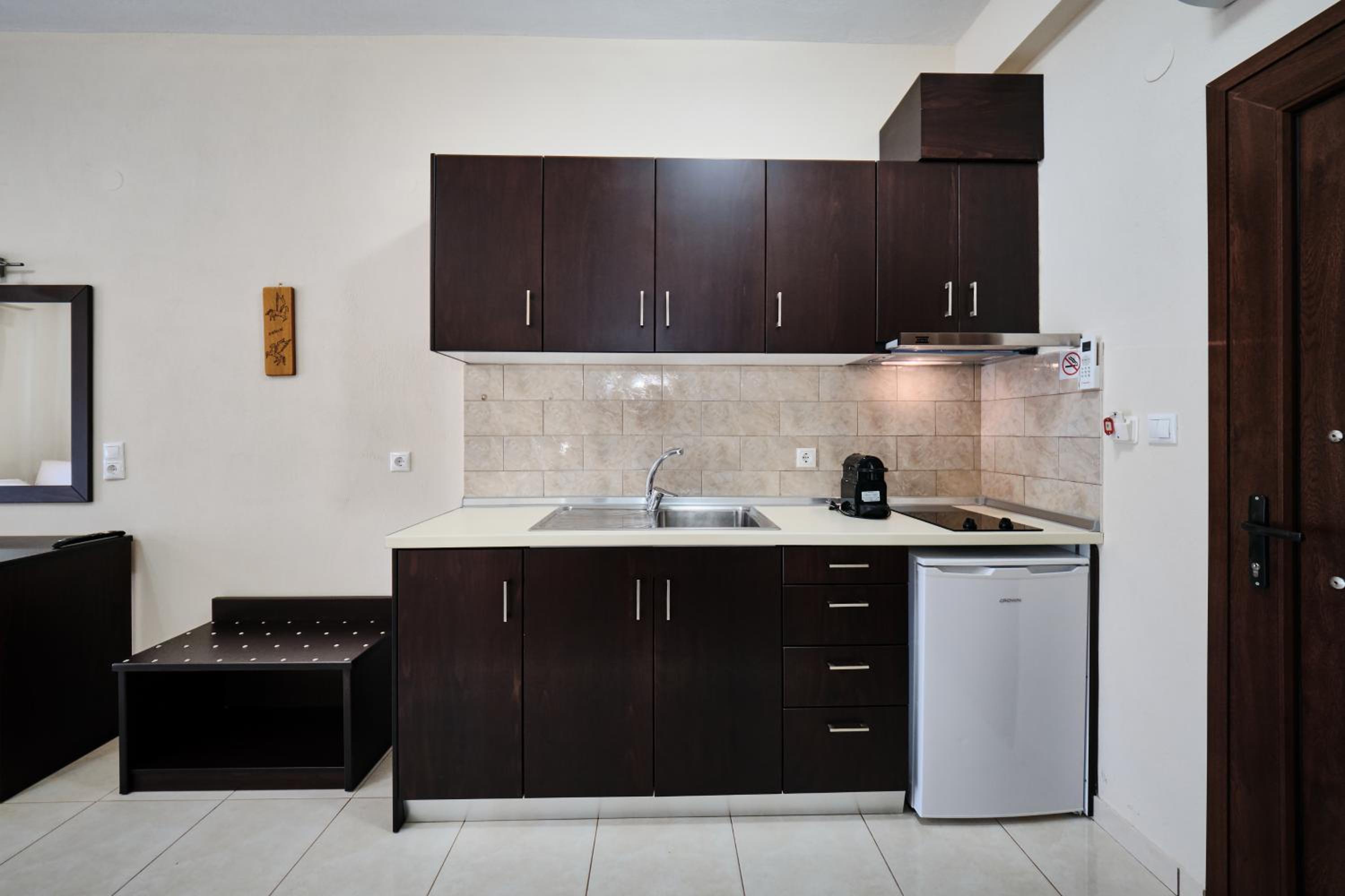 One-Bedroom Apartment photo 3