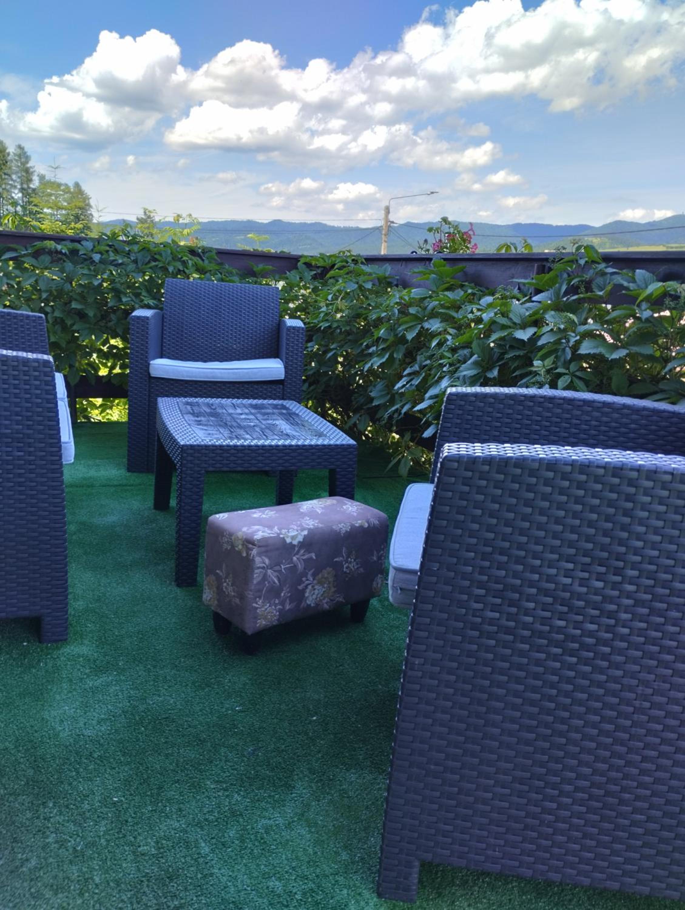 Apartment with Terrace - Photo 8
